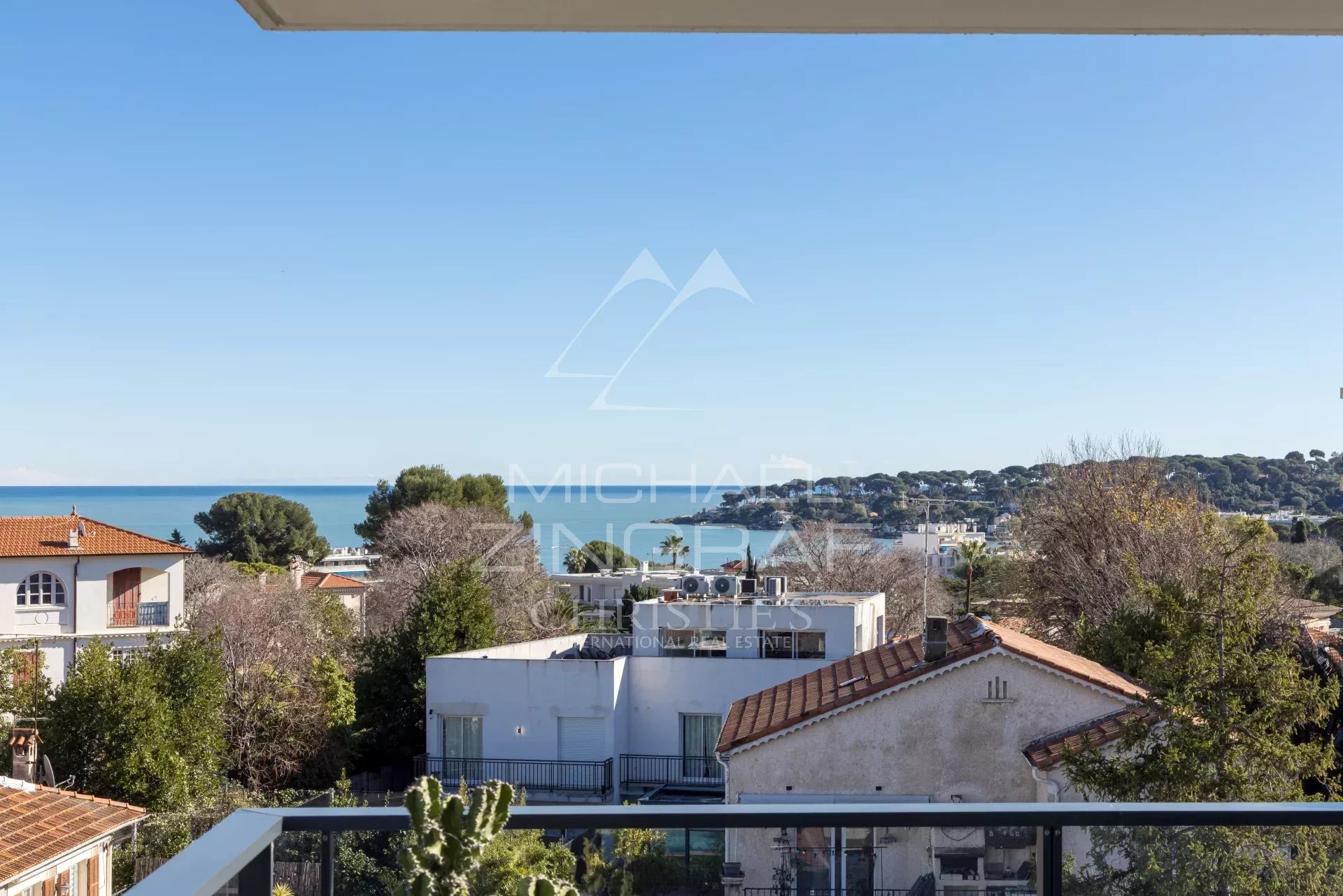 Außergewöhnliches Penthouse im Herzen von Antibes – 360° Panoramablick