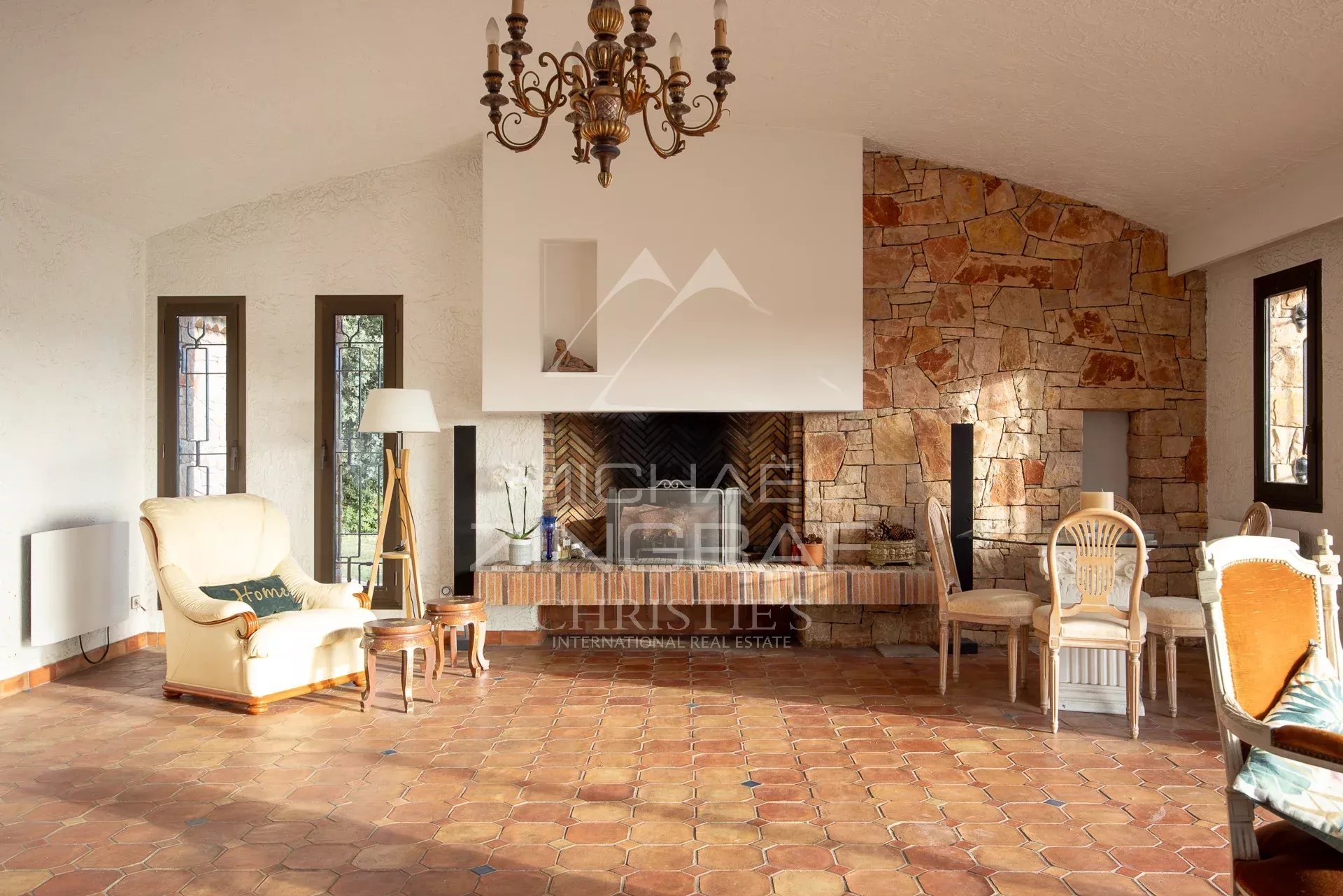 Antibes  – Provençal Stone Villa with Sea View, Pool and Landscaped Garden