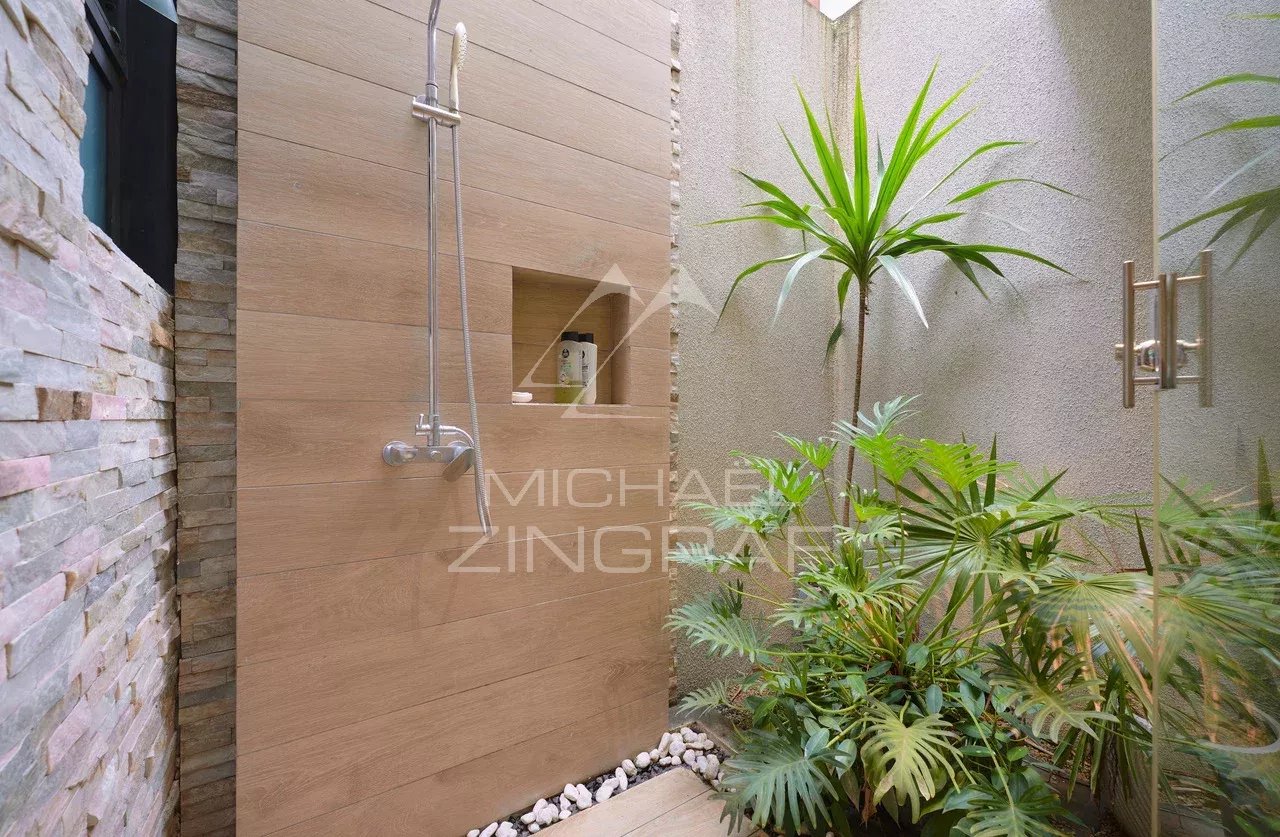 Villa avec piscine dans une résidence sécurisée à Péreybère