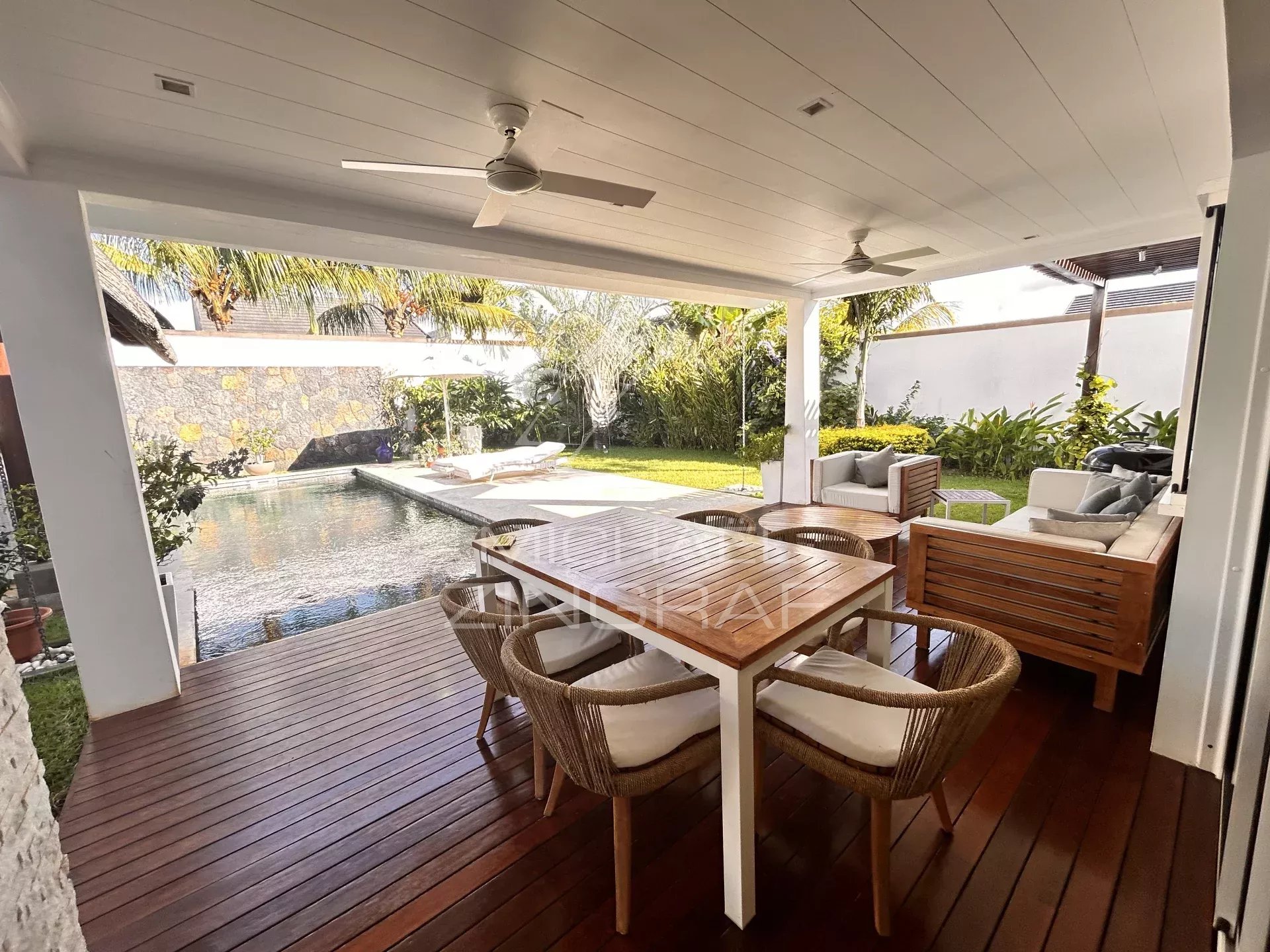 Villa située dans une résidence sécurisée à Grand Baie