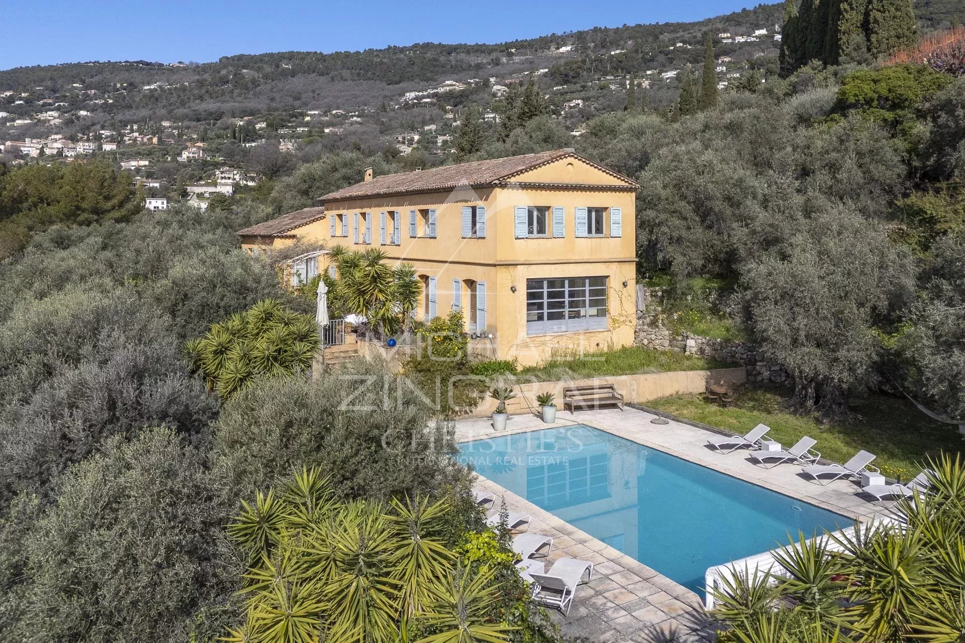 Villa spacieuse avec vue mer et oliveraie