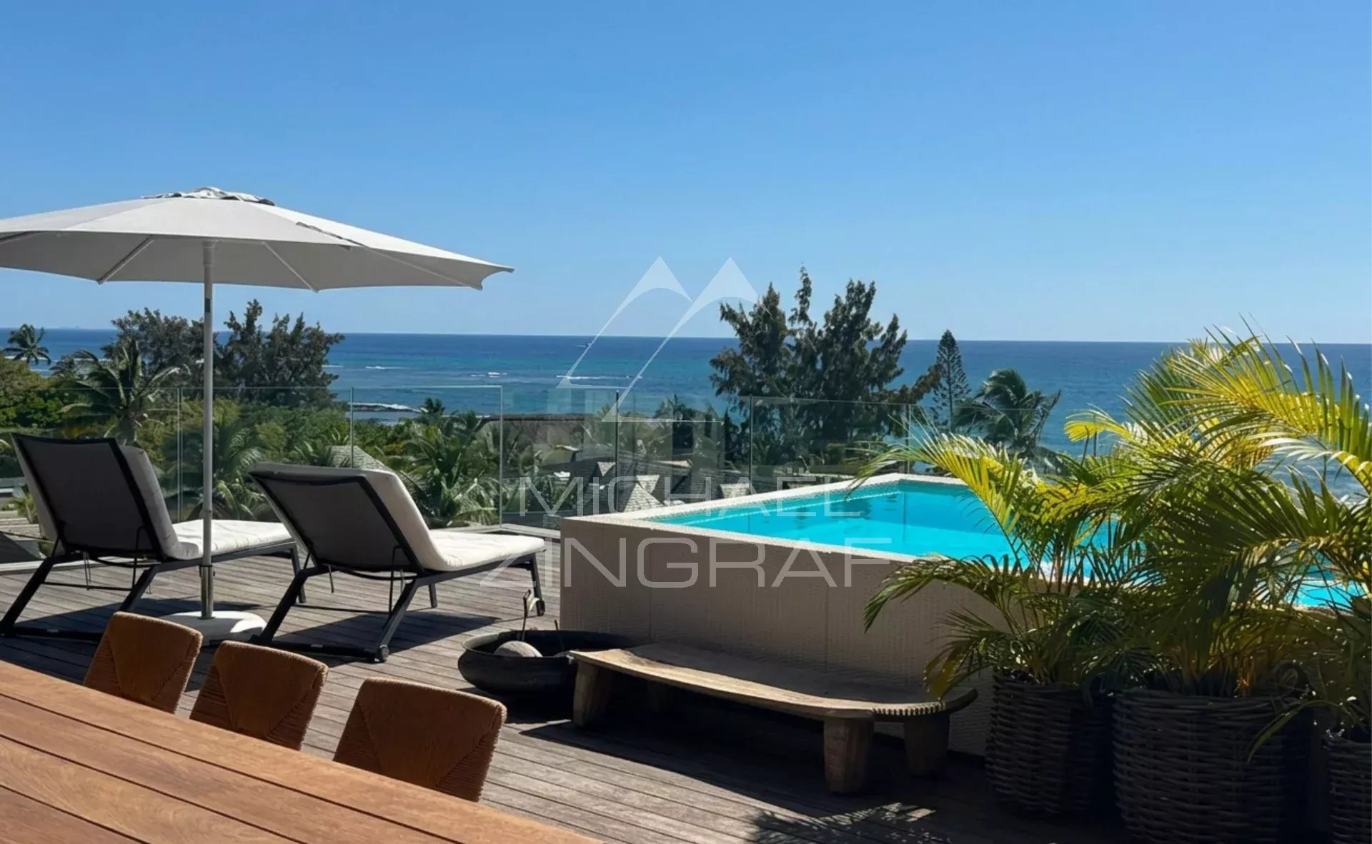 Luxury Penthouse with Sea Views – Pointe aux Canonniers
