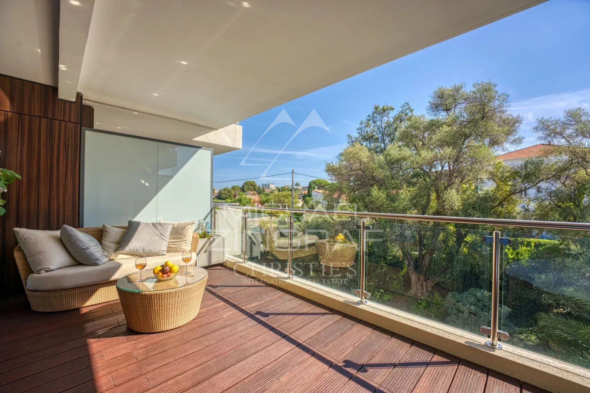 Appartement d'Exception avec Terrasses Panoramiques et Prestations Haut de Gamme