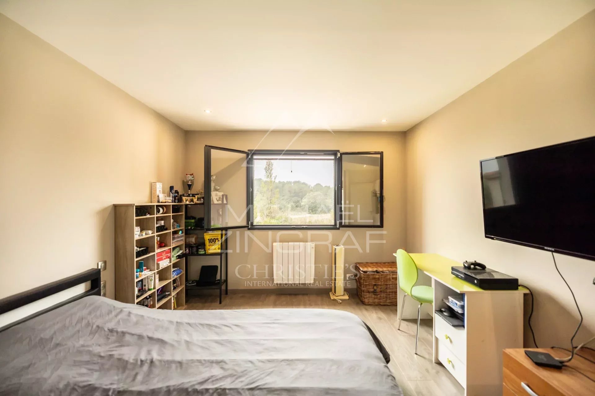 Villa contemporaine aux prestations soignées