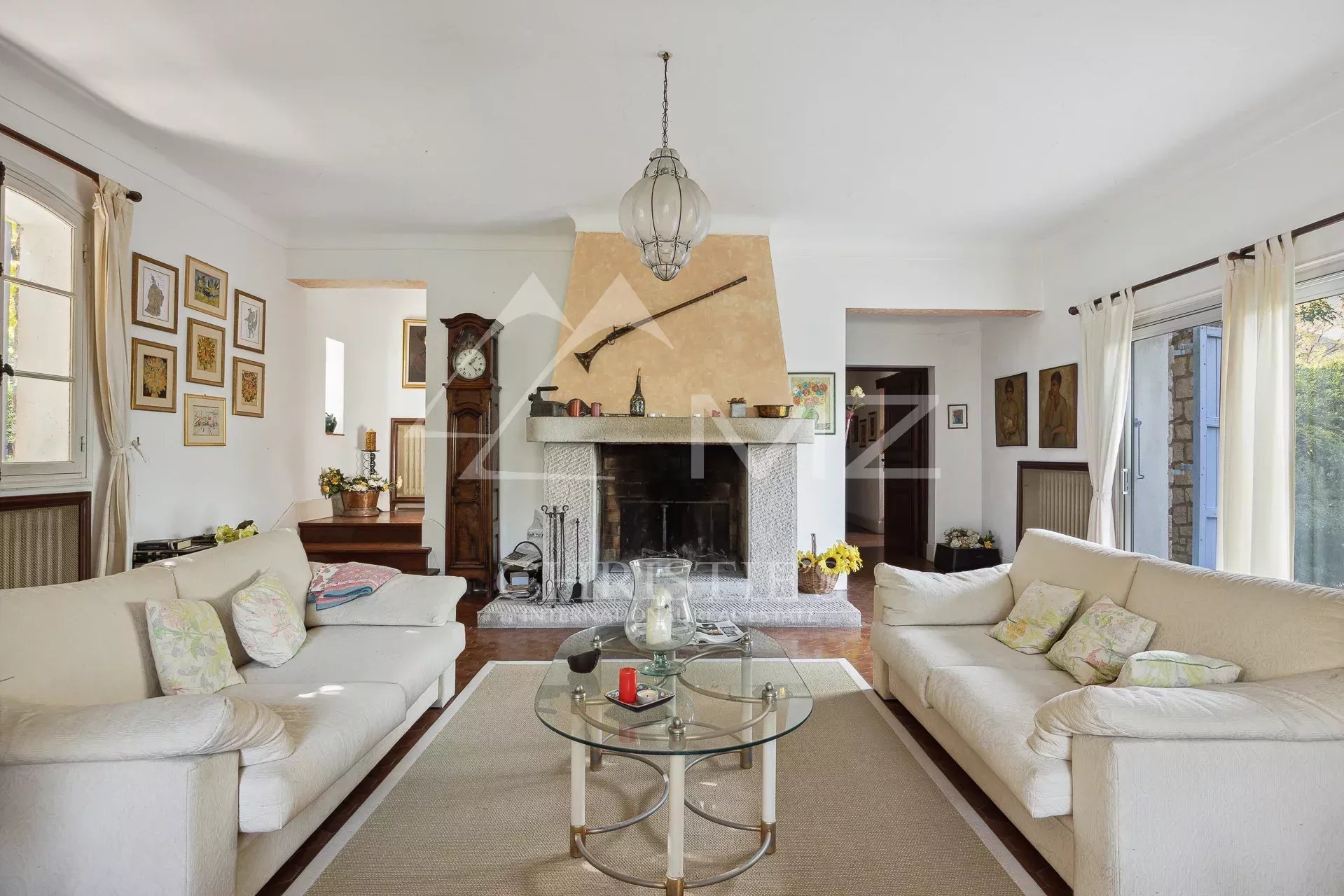 Close to Saint-Paul-de-Vence - Charming property in a green setting