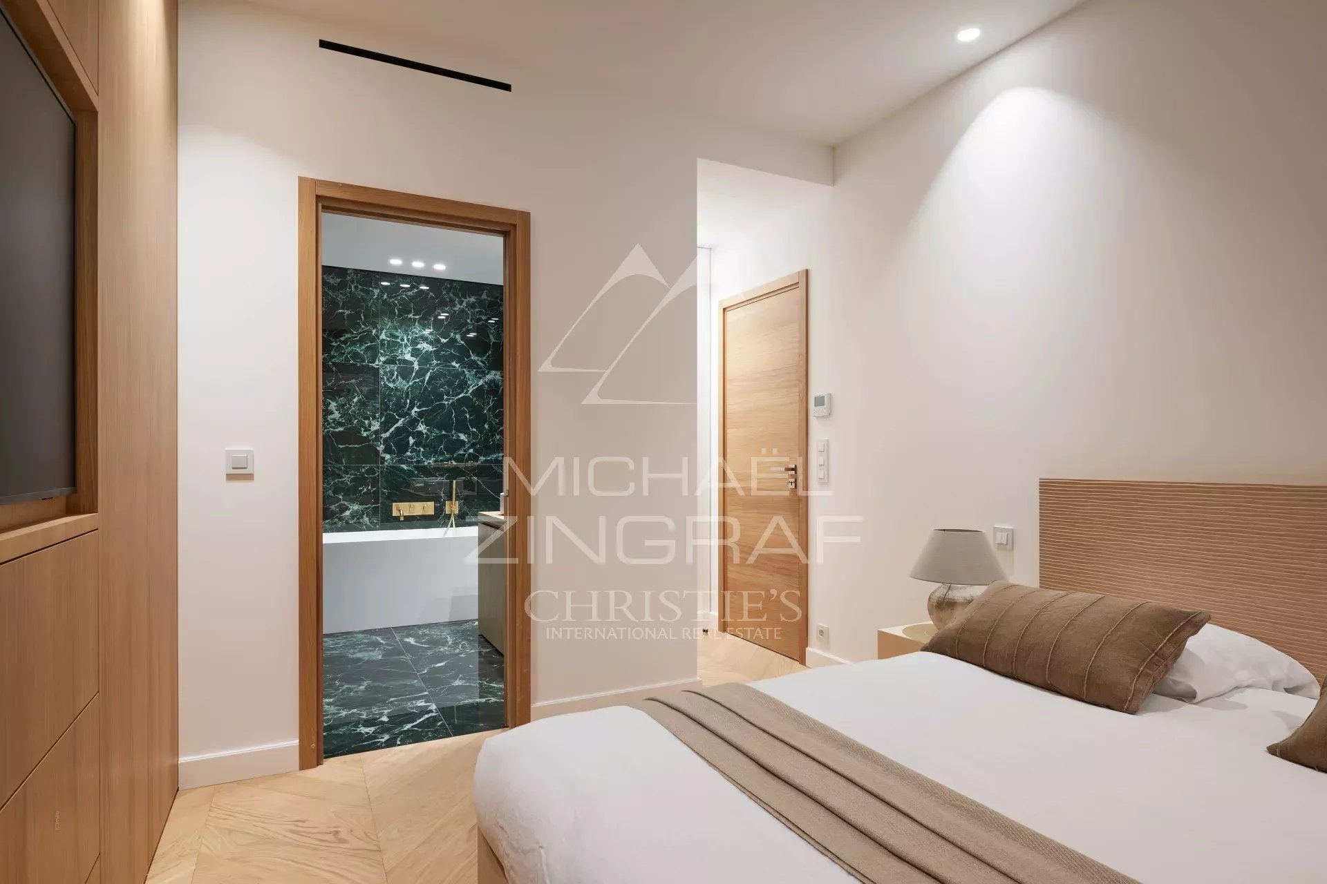 Cannes Croisette - Palm Beach - Rare - 5 pièces vue mer