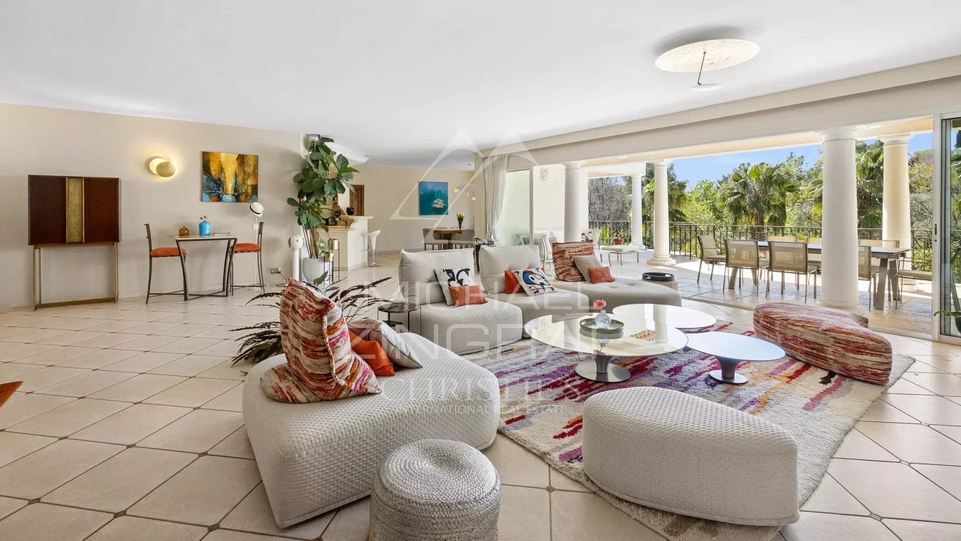 Le Rouret - villa aux volumes hors normes