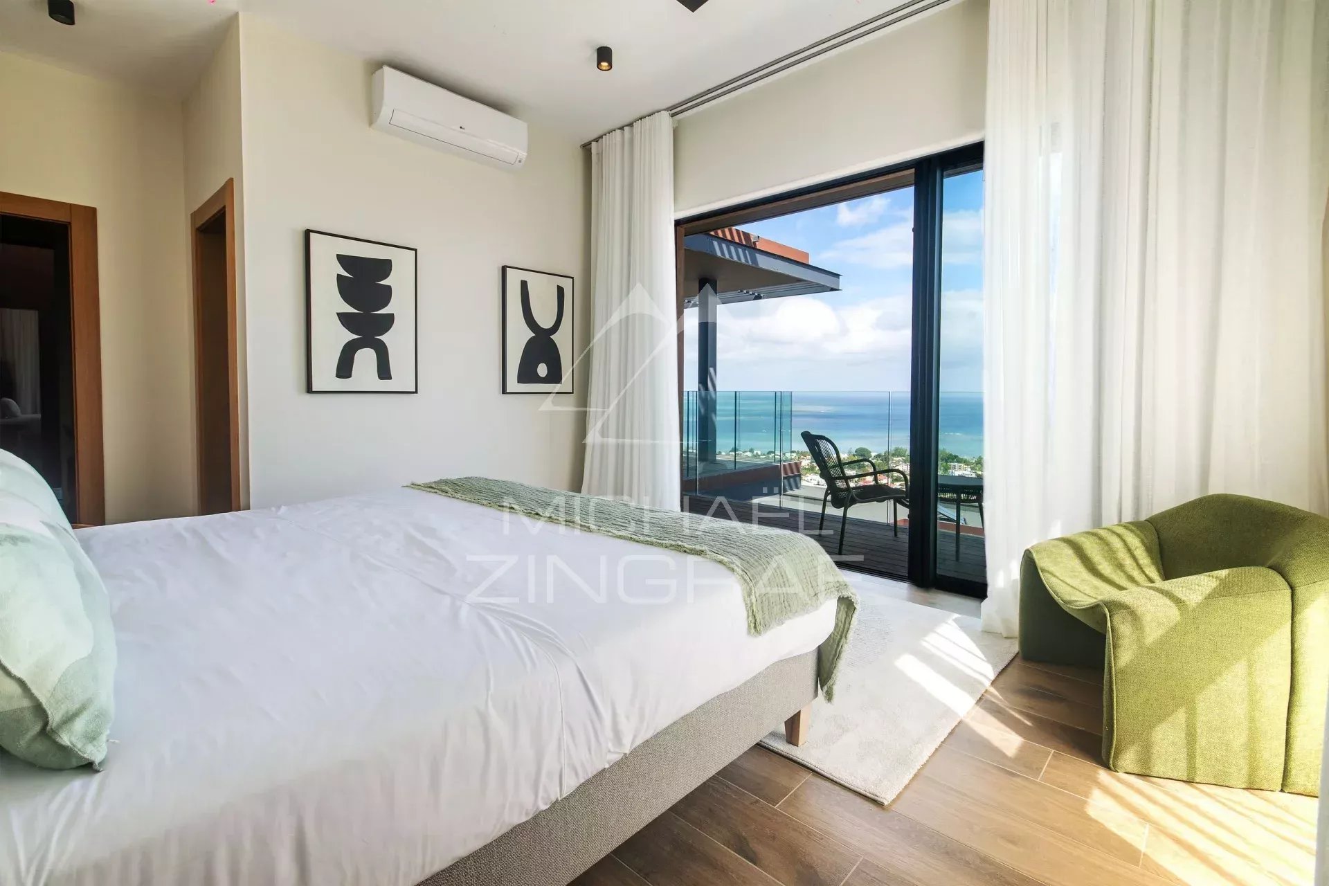 Puppen 5 -Bedroom Villa - Black Riviere