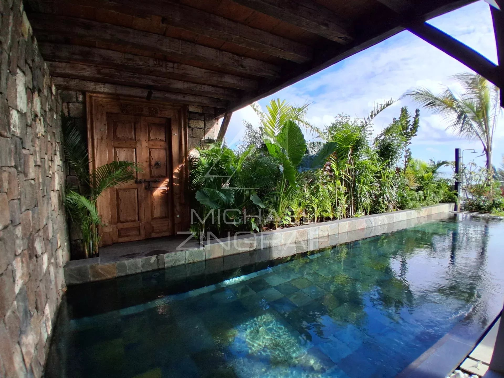 Außergewöhnliches Penthouse direkt am Wasser in Pointe aux Canonniers