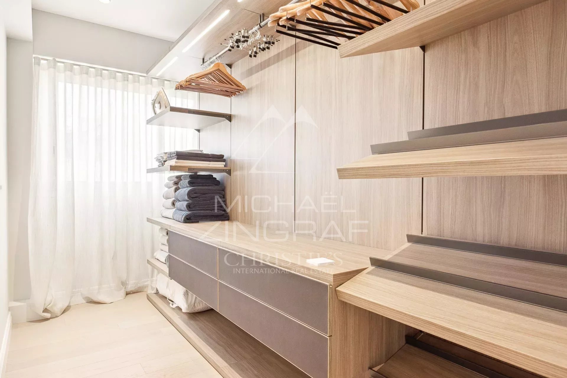 Cap d’Ail – Renovated sea view apartment