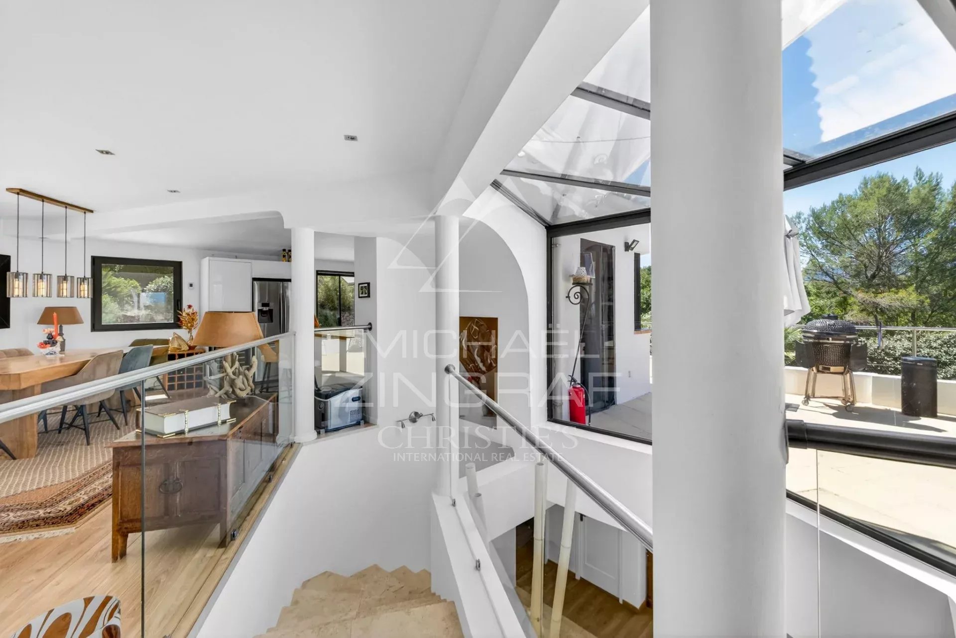 Contemporary Villa with Panoramic View – Fayence / Tourrettes