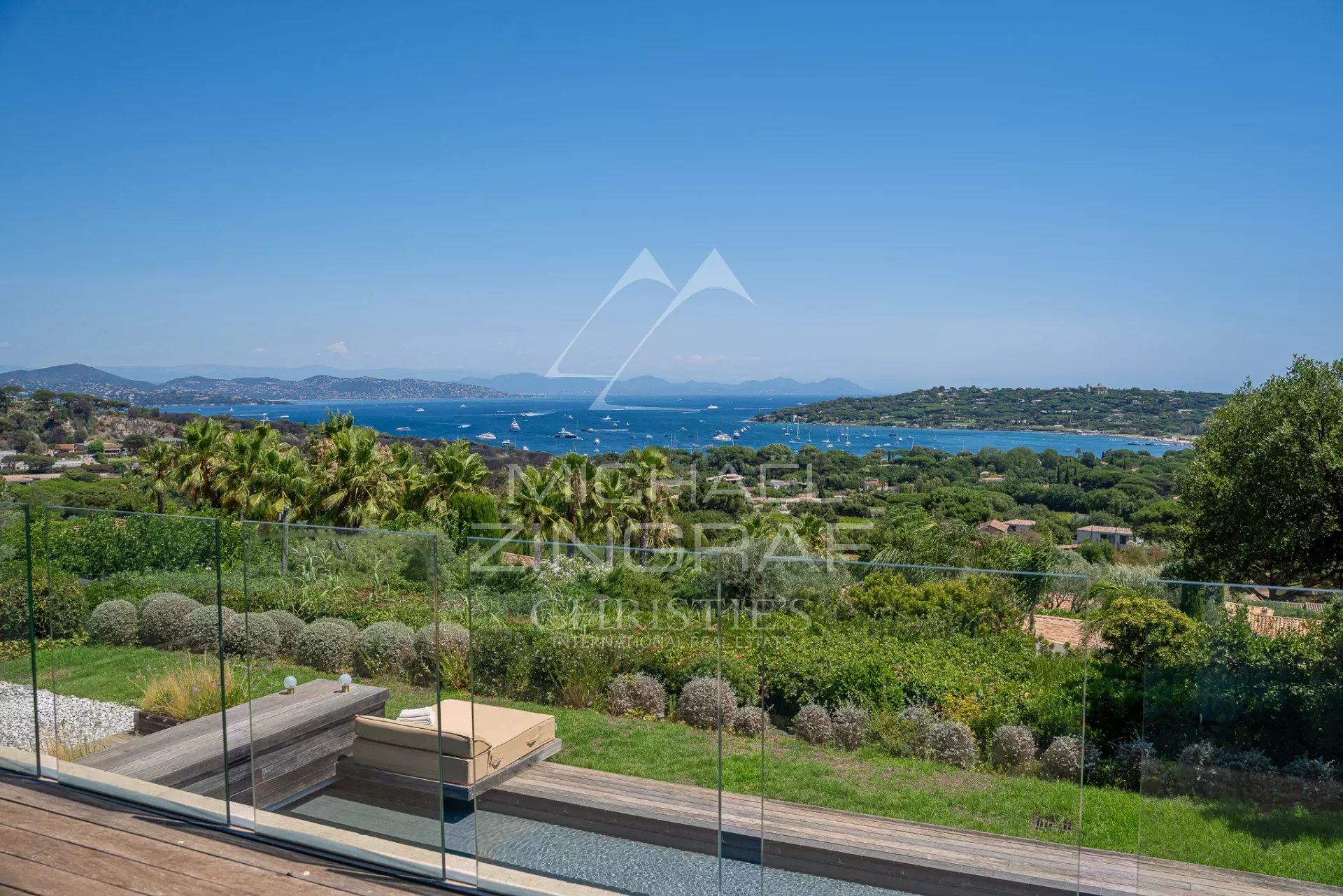 À Saint-Tropez, entre Village et Plages – Une Propriété d’Exception à Belle Isnarde