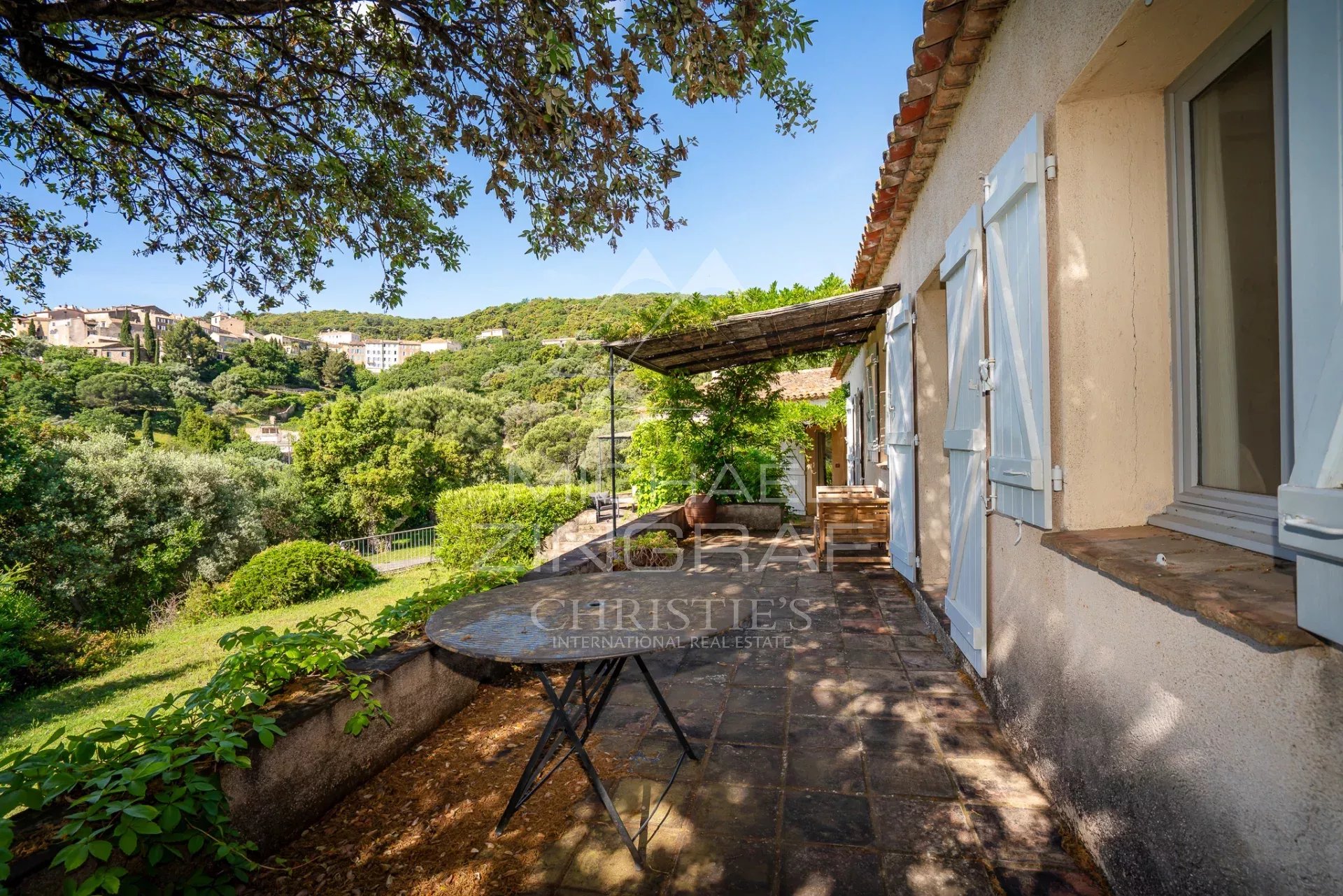 Ramatuelle – Vue imprenable sur la mer et le village