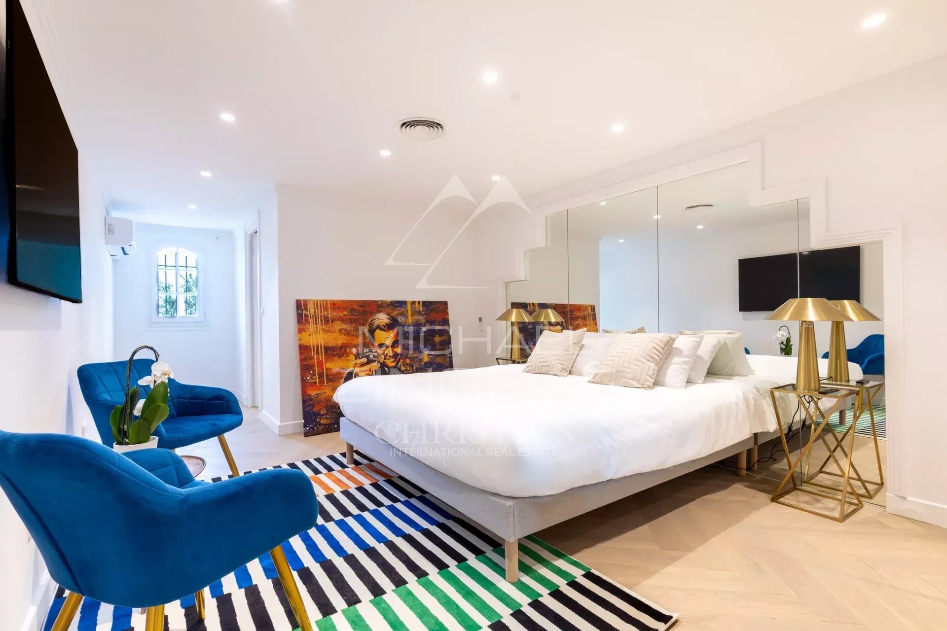 At the Gates of Cannes — Panoramic Sea View Villa — 11 Suites