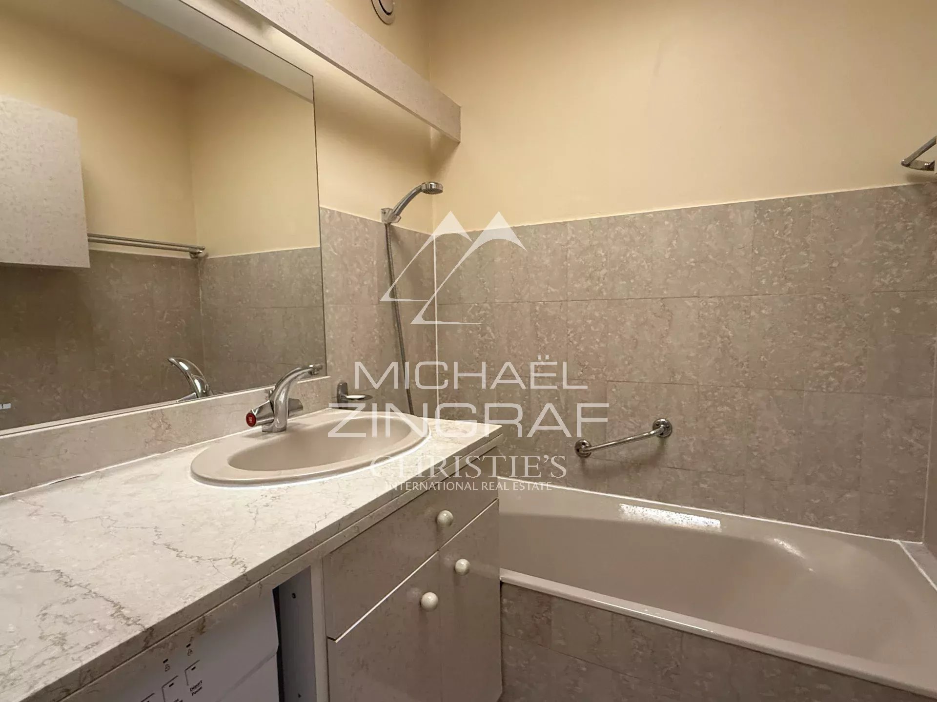 CASSIS APPARTEMENT T2 VUE MER AVEC TERRASSE