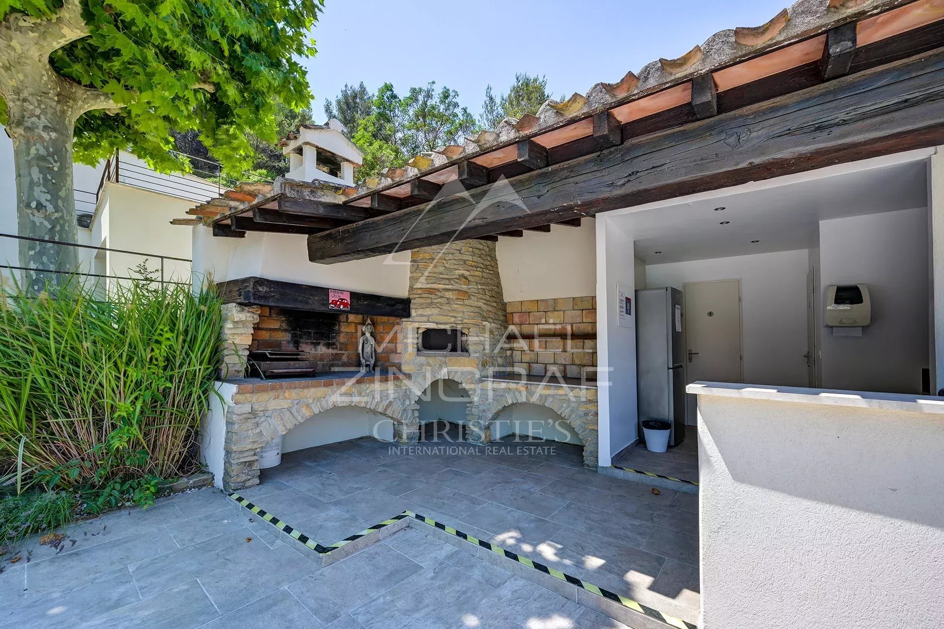 Proche Aix-en-Provence, Élégante propriété avec piscine