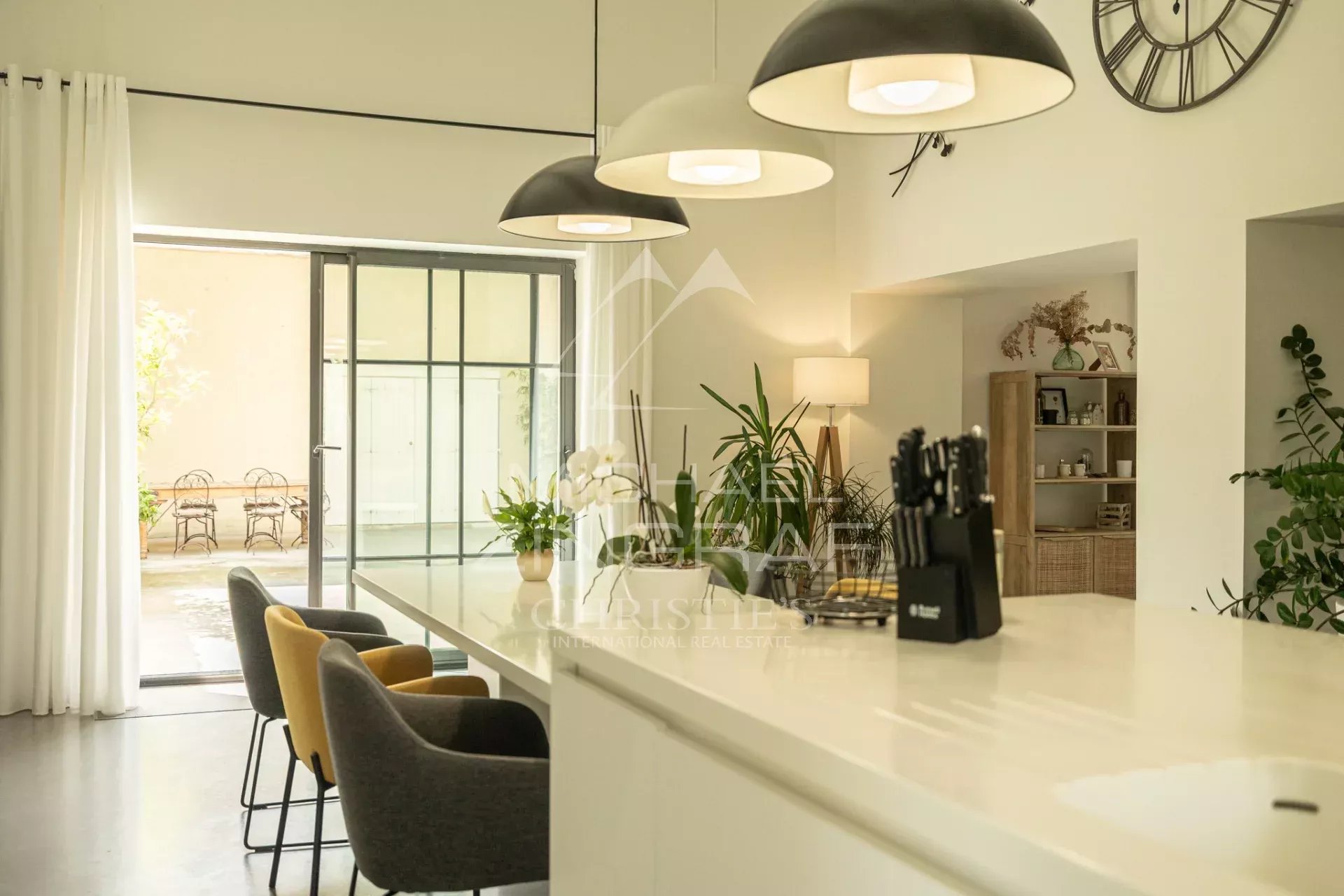 AUTHENTIQUE MAS EN PIERRE AVEC GITES ET PISCINE