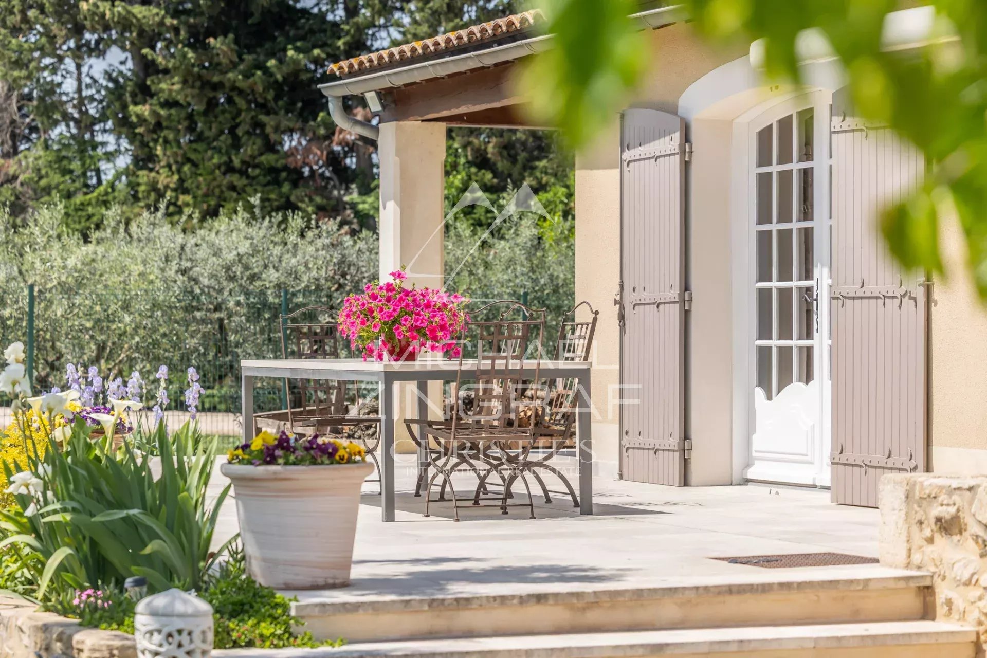 Provencal Villa near Saint-Rémy-de-Provence