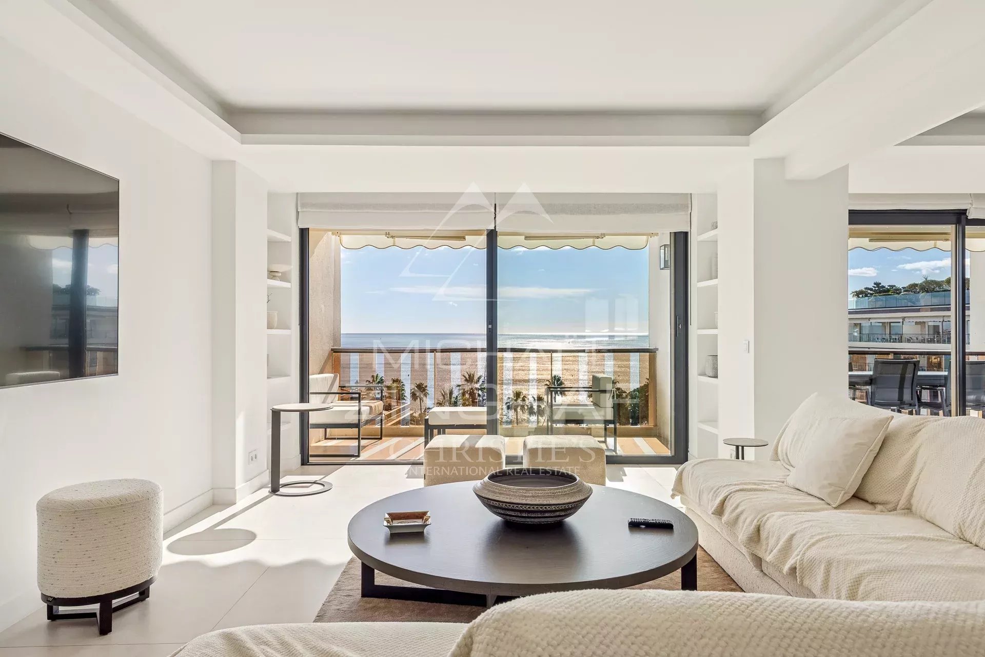 OFF MARKET - CANNES LA CROISETTE - LUXURIOUS 6-ROOM APARTMENT