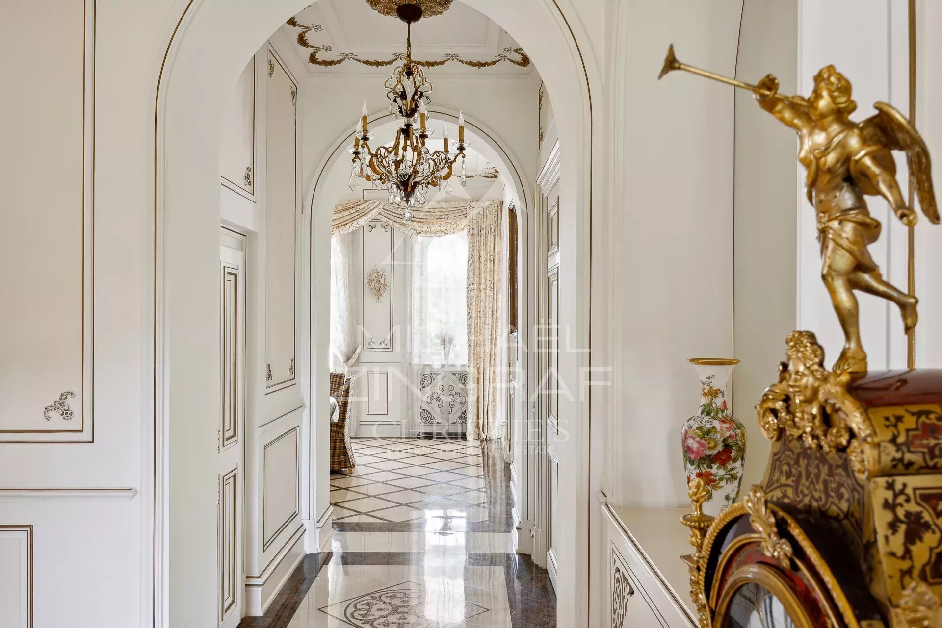 Cap d’Antibes – Prächtige Belle-Époque-Villa in einer privaten Domäne