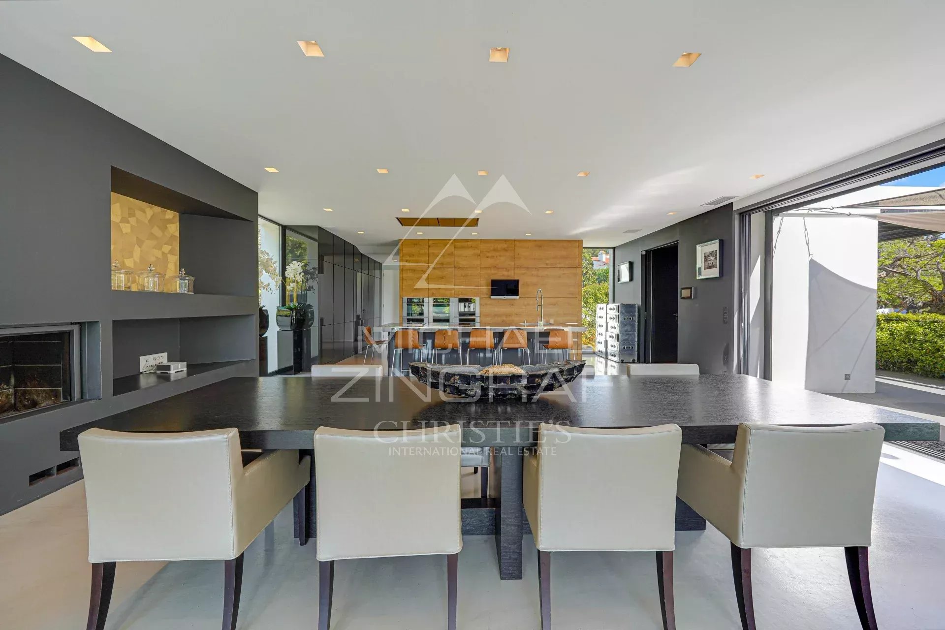 Domaine exclusif - belle villa contemporaine proche de la plage