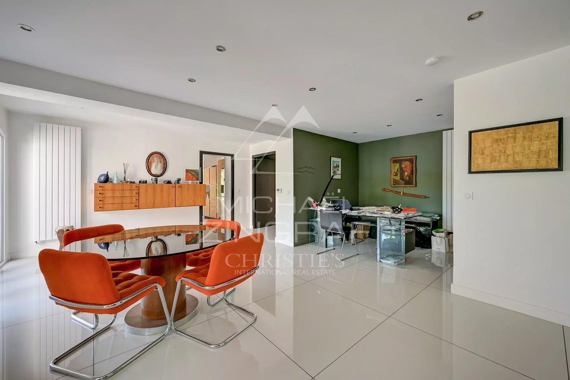 Proche Aix-en-Provence, Élégante propriété avec piscine