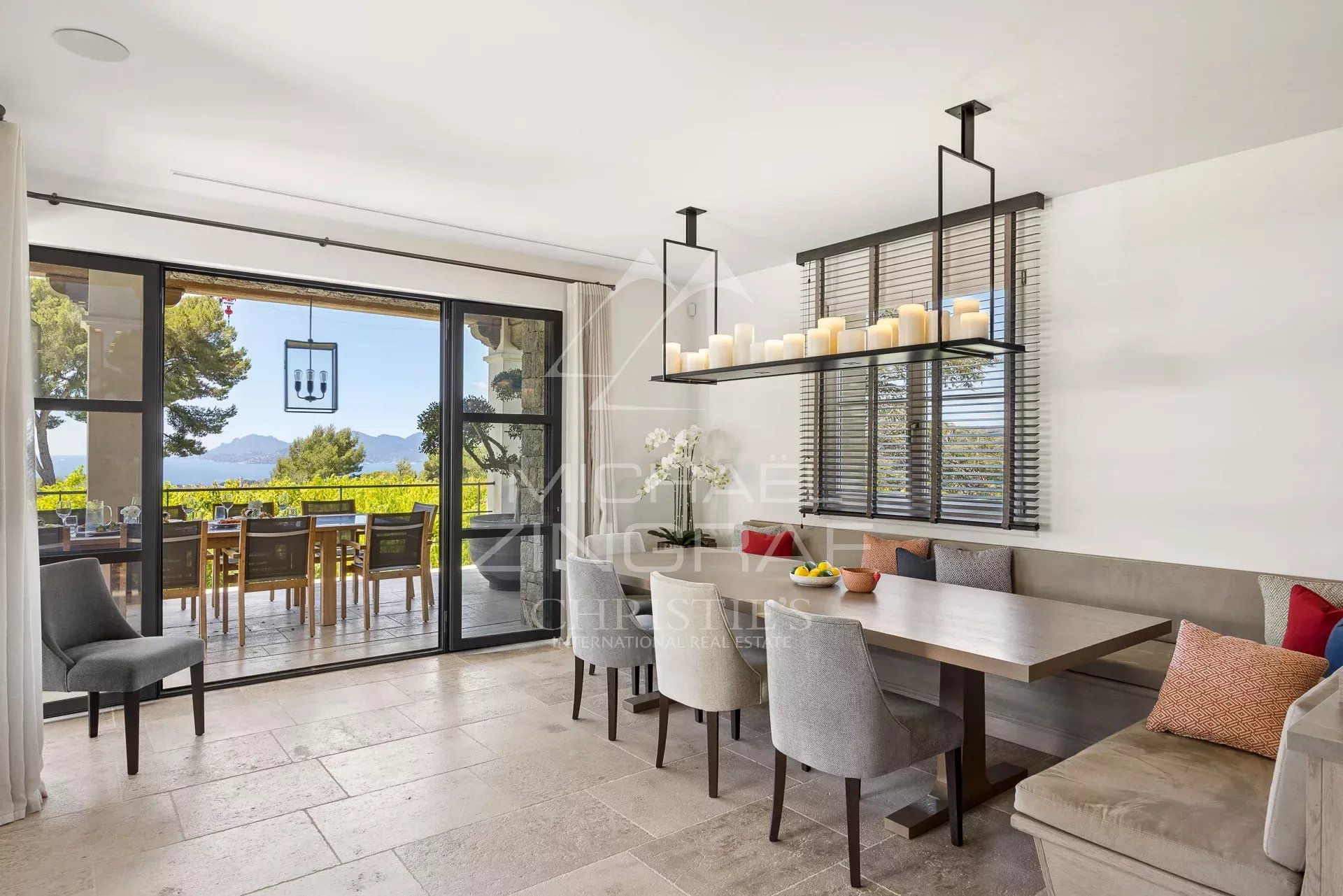 Ideally located in the heart of the most prestigious district in France