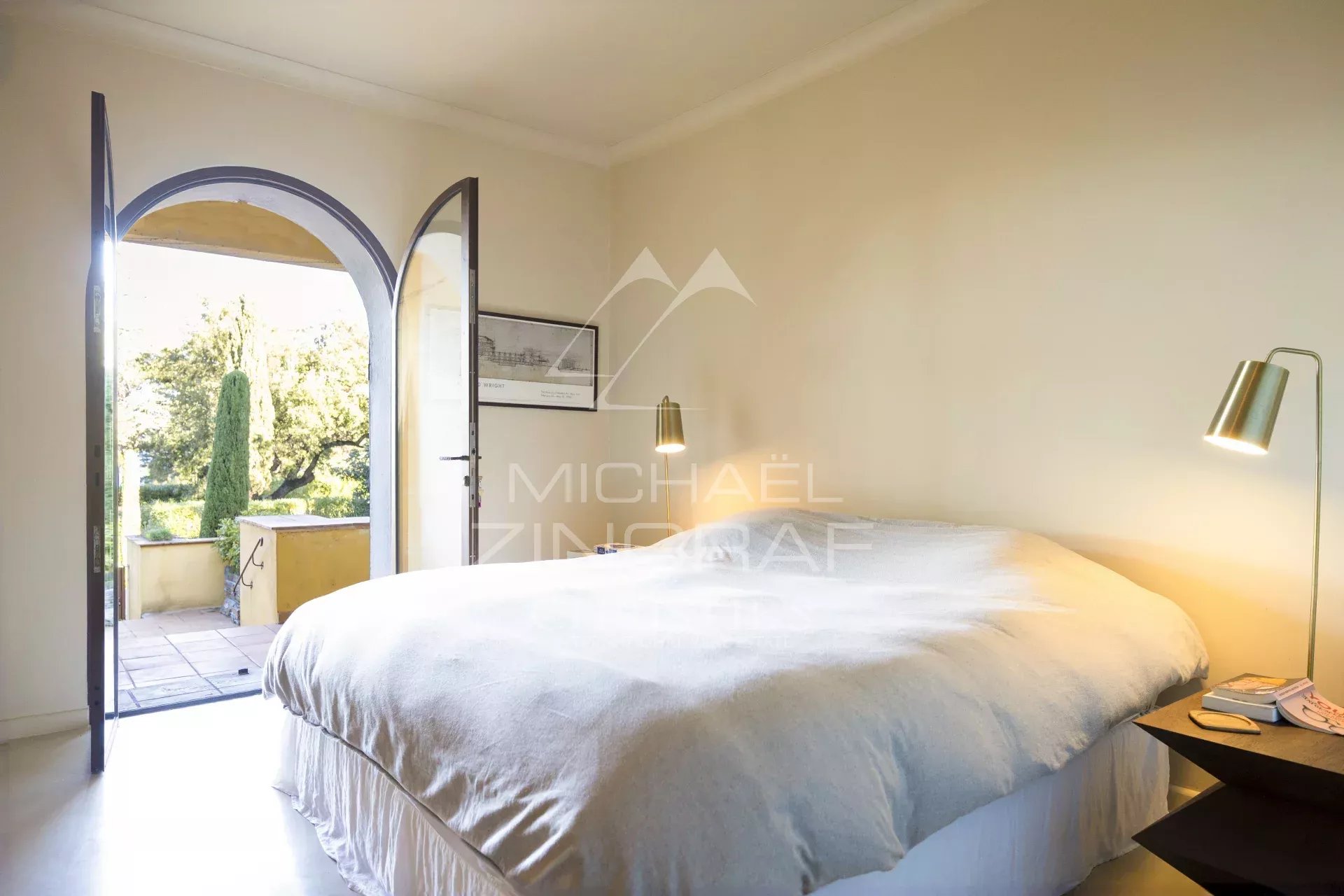 Sea view Appartment within Historic house Gassin