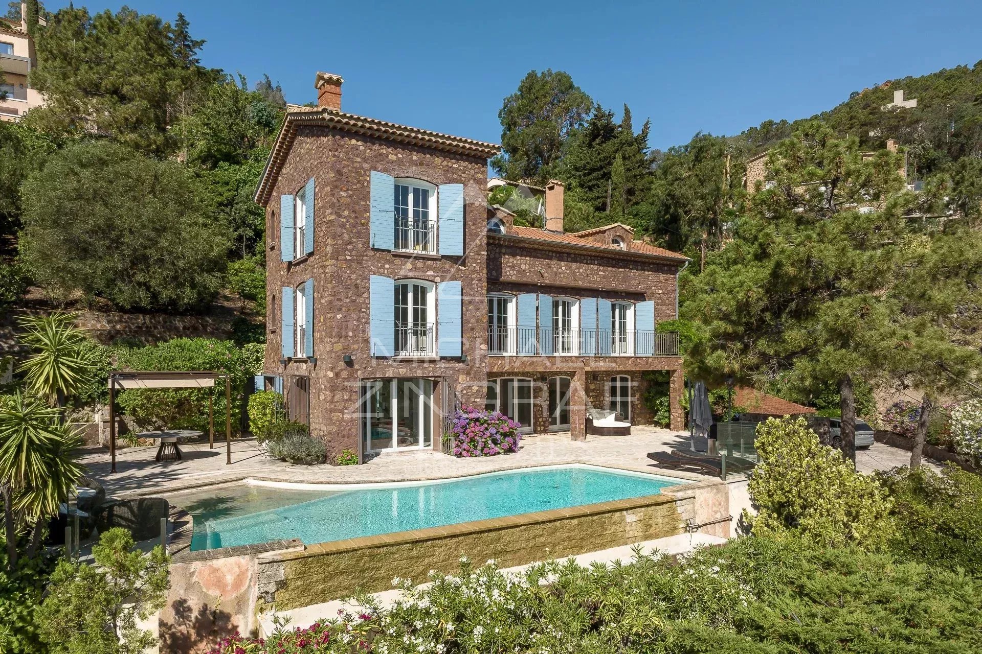 Proche Cannes - Théoule-Sur-Mer - Villa Domaine Pieds dans l'eau