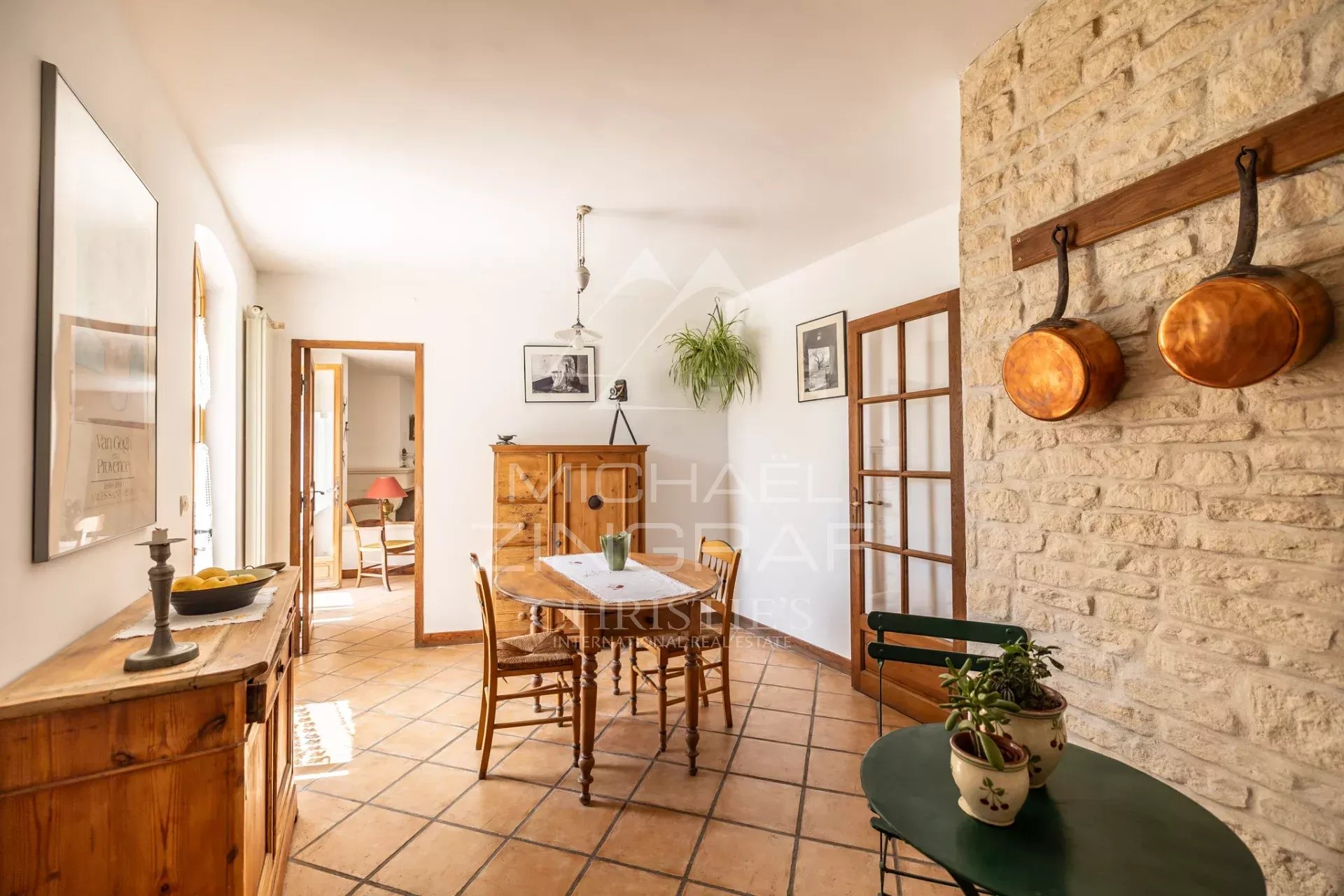 Exclusive - Charming Provençal stone house with a pool in the heart of the Luberon