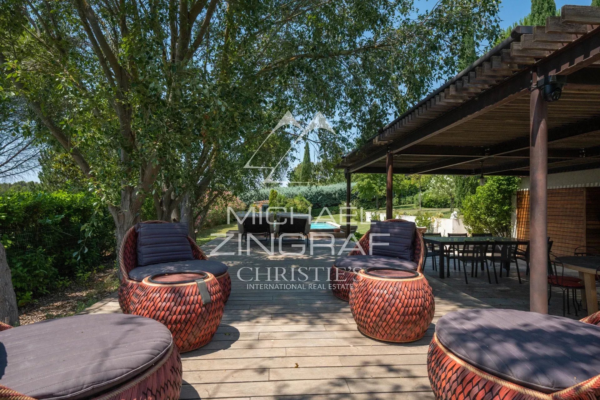 Aix-en-Provence – Anwesen mit Swimmingpool in grüner Umgebung