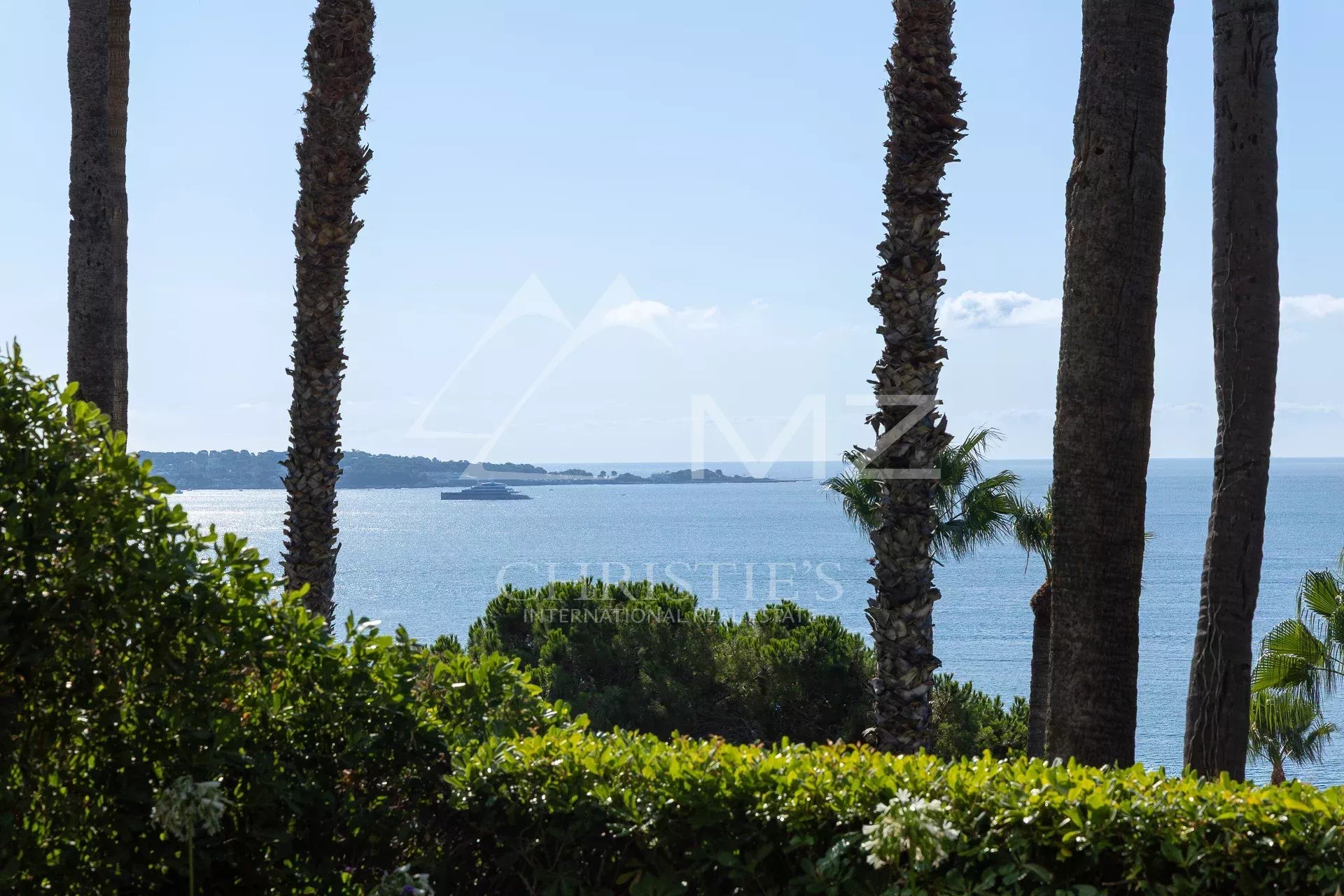 Modernes Apartment in einer Luxusresidenz