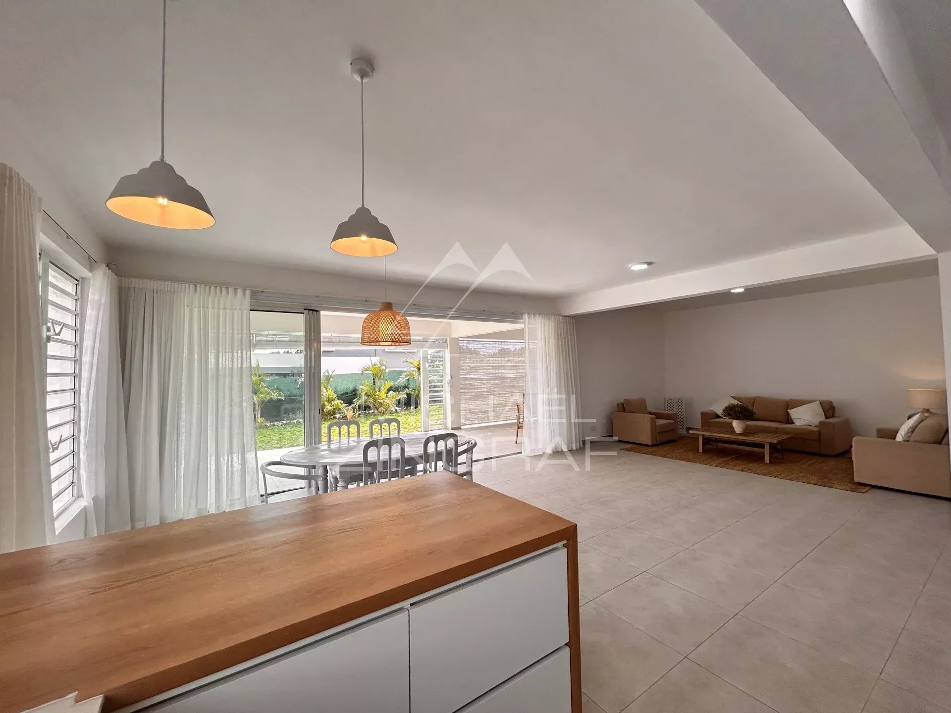 Contemporary Villa in Charmoses