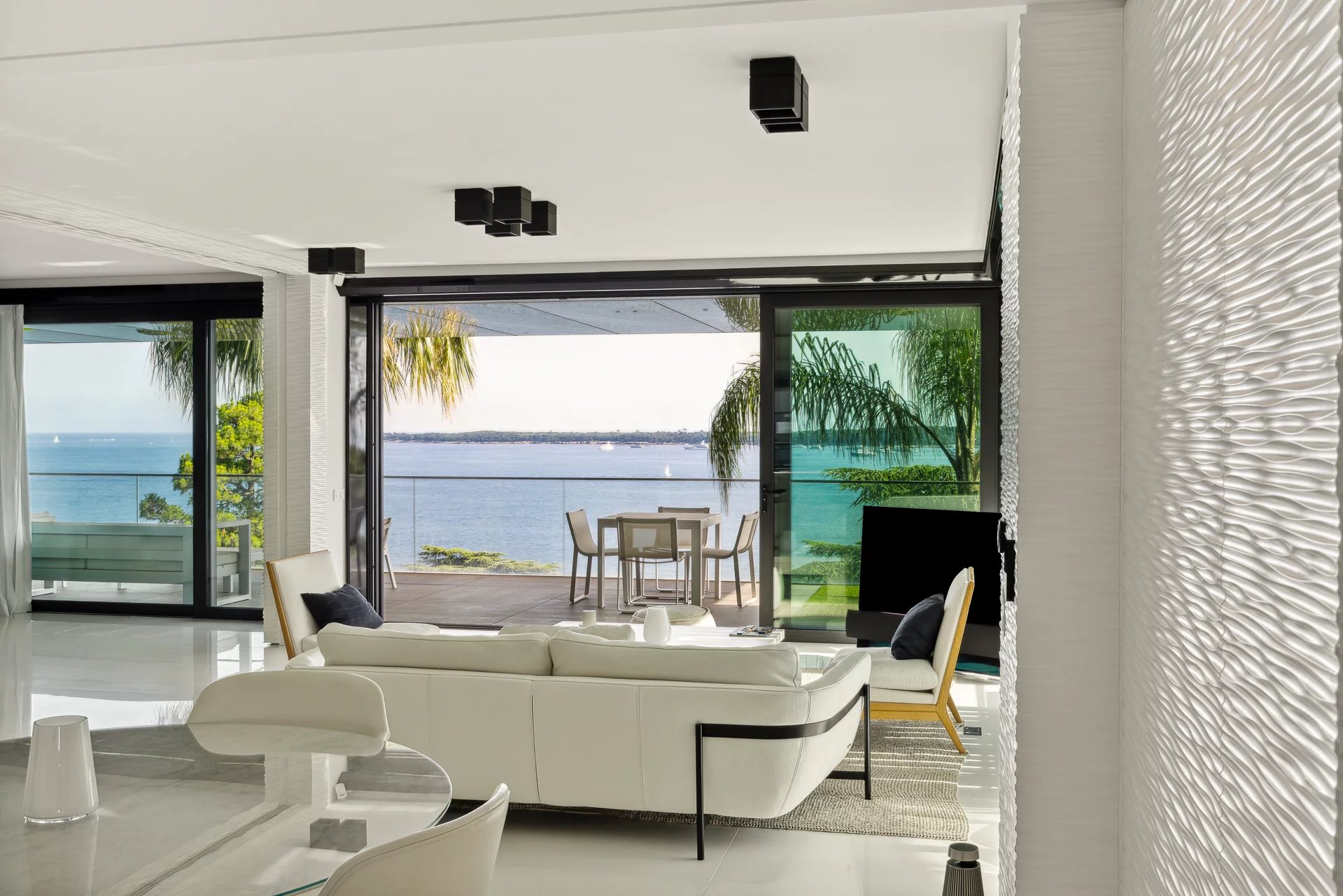Luxury apartment with sea view and exceptional wellness facilities