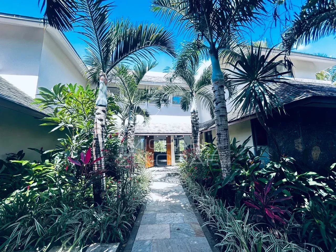 Villa de Prestige face au Golf – Anahita