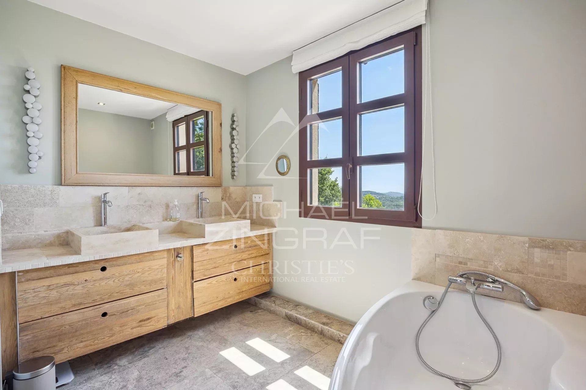 villa de style mediterannéenne