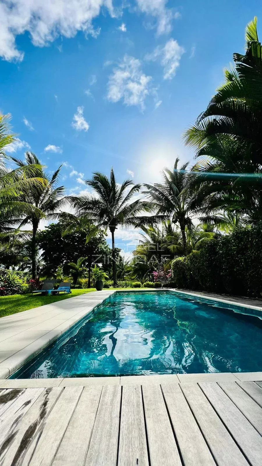 Außergewöhnliche Maisonette-Wohnung im Herzen von Anahita