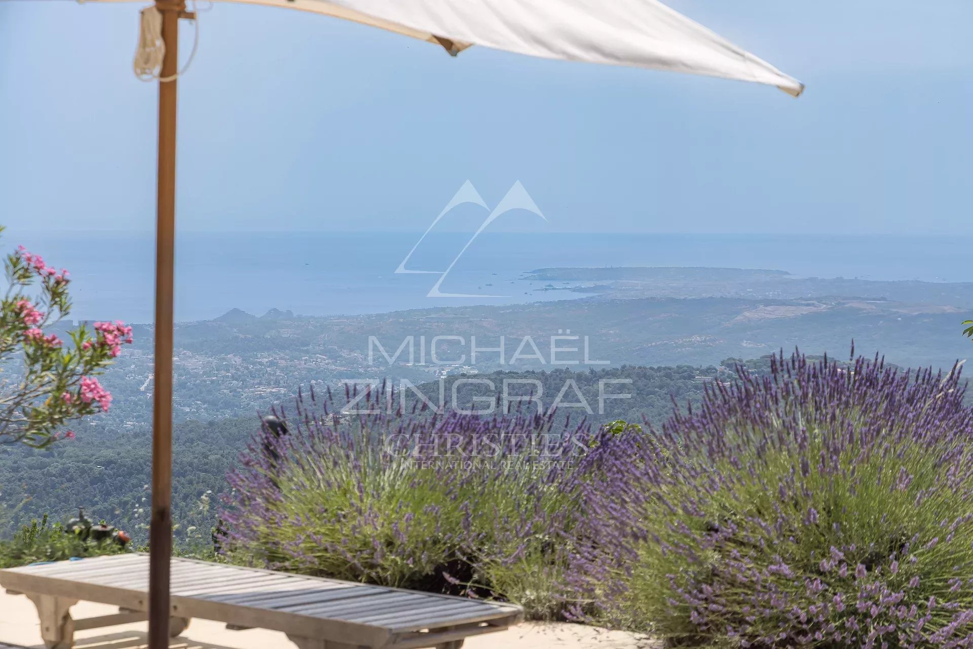 EXCLUSIVITÉ – VILLA D’EXCEPTION AVEC VUE MER