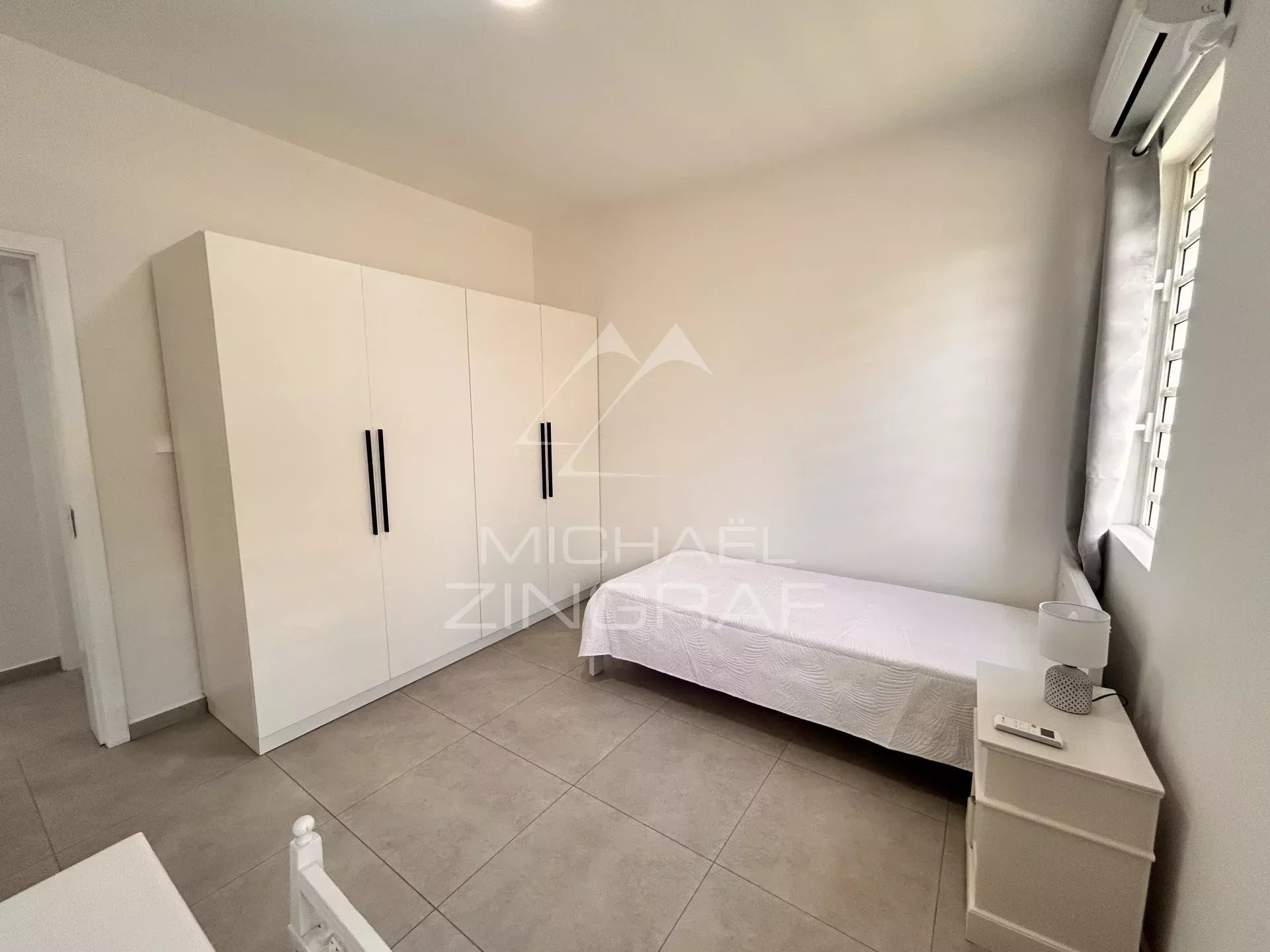 Contemporary Villa in Charmoses