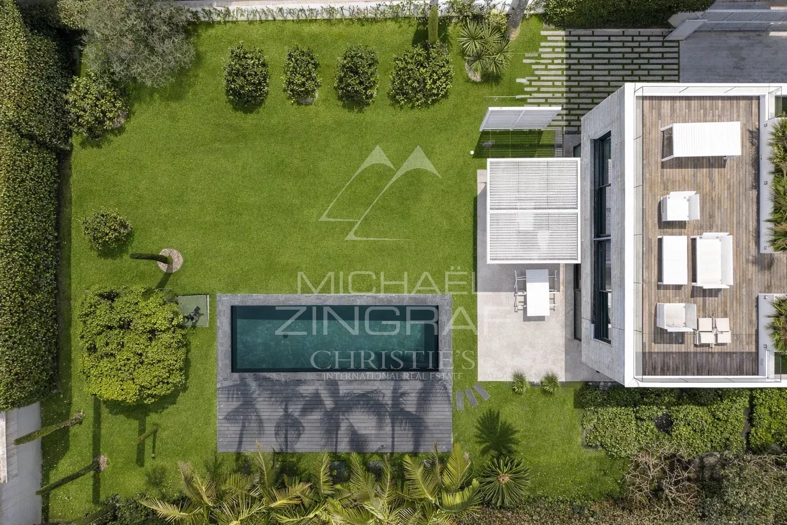 Exclusivité Cap d’Antibes - Versant Ouest - Villa contemporaine d’exception à proximité immédiate des plages