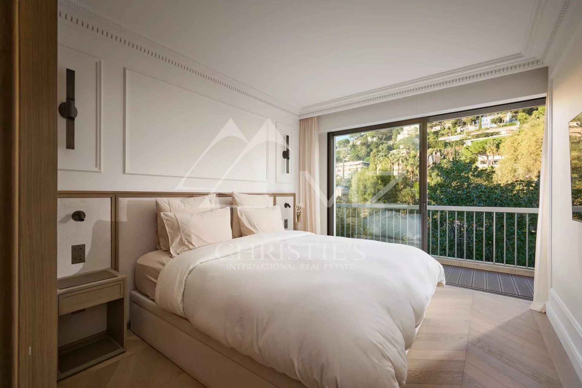 EXCLUSIVITE: Superbe appartement contemporain à la vue mer époustouflante