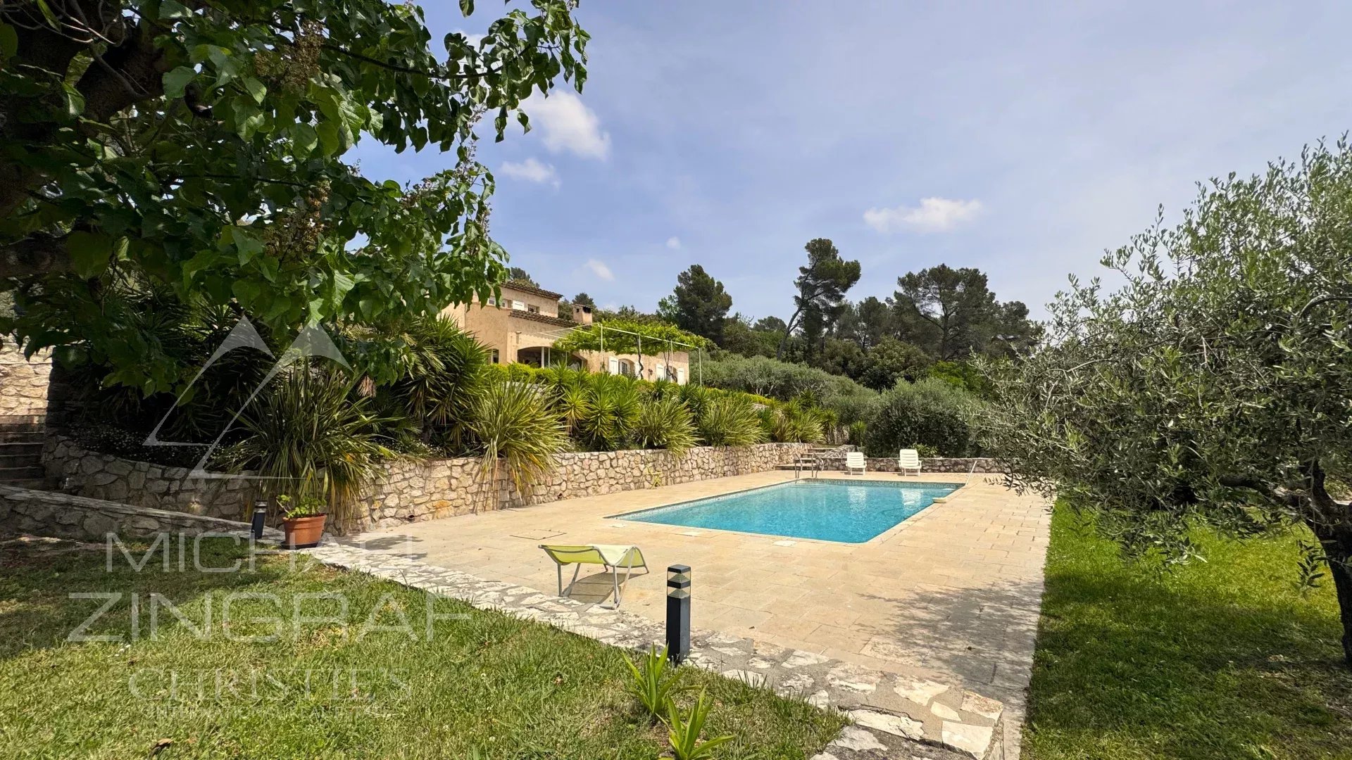 Jolie Villa provençale avec vue mer , véritable havre de paix.