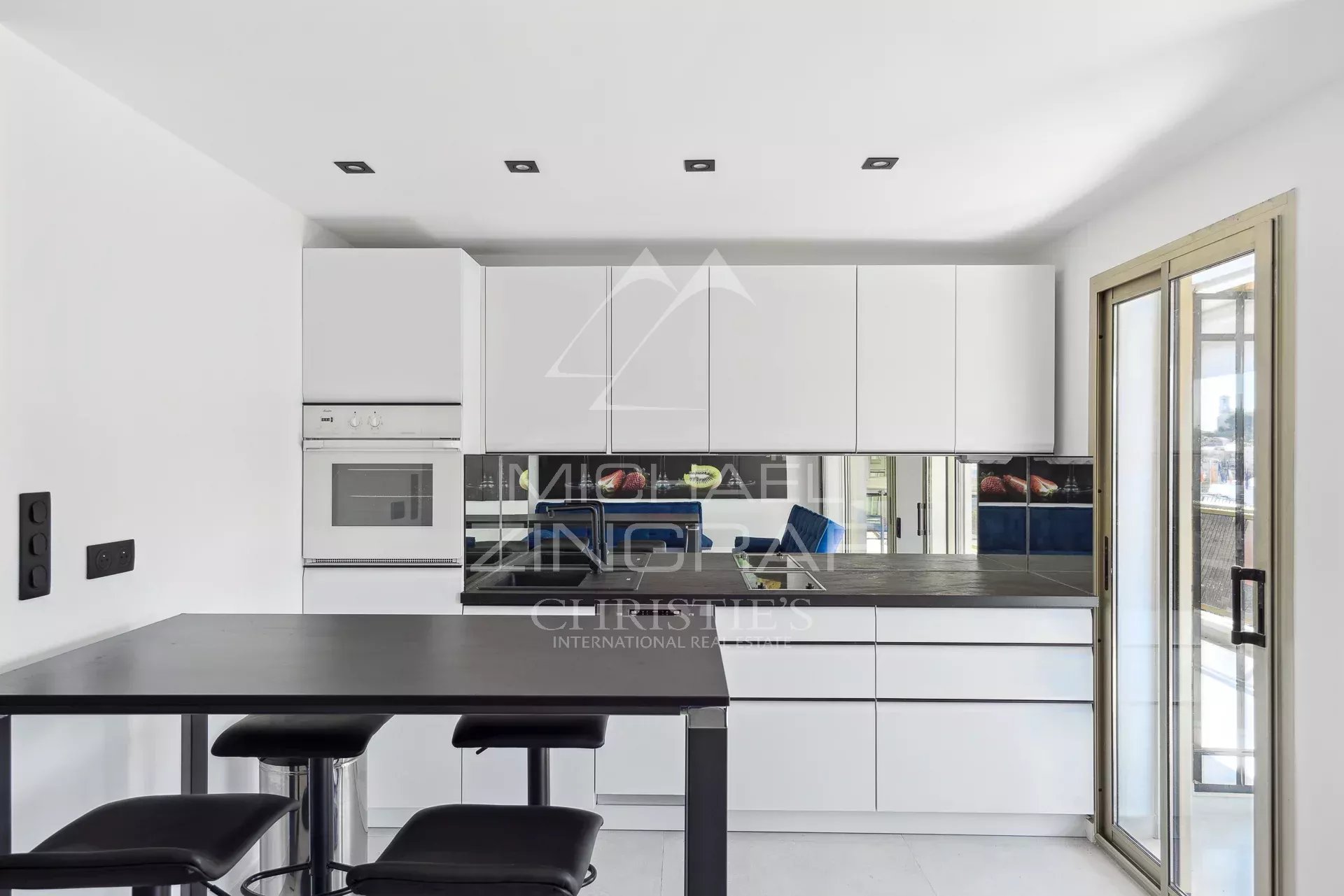 Cannes Croisette - 2 pièces vue mer