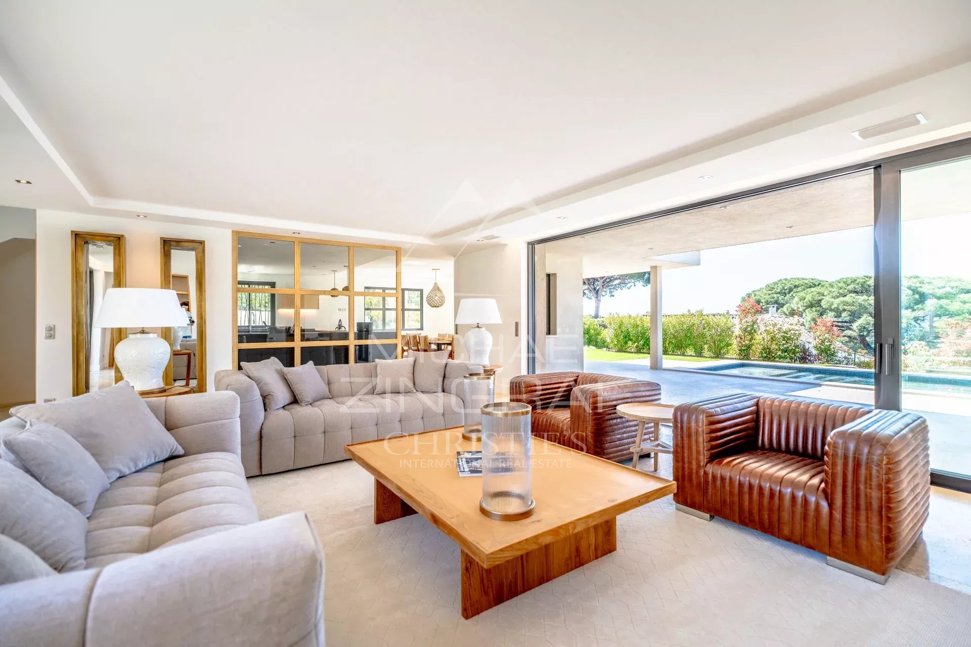 Villa Sainte-Maxime - Moderne Raffinesse mit Meerblick.