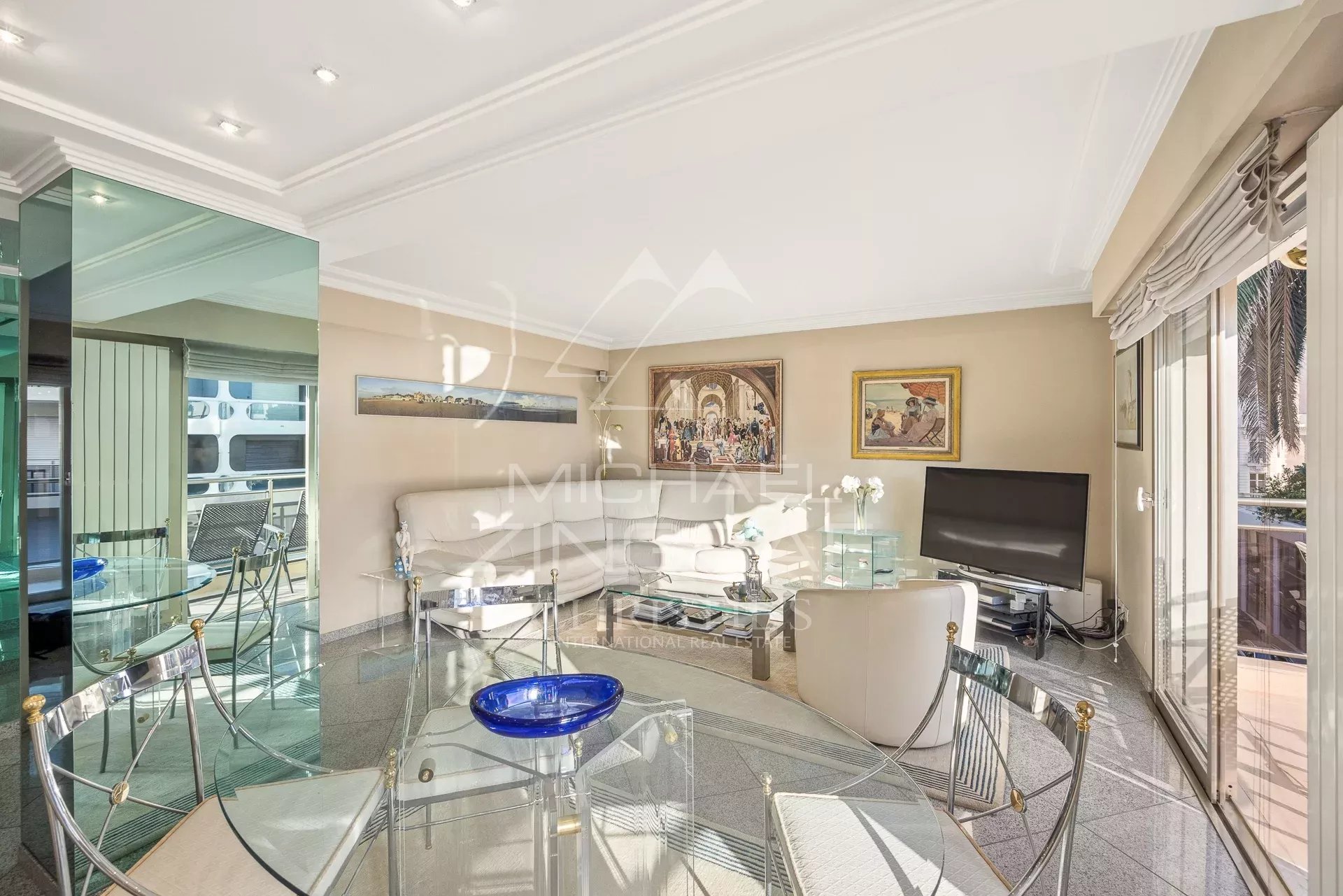 CANNES – ZENTRUM – WOHNUNG MIT MEERBLICK