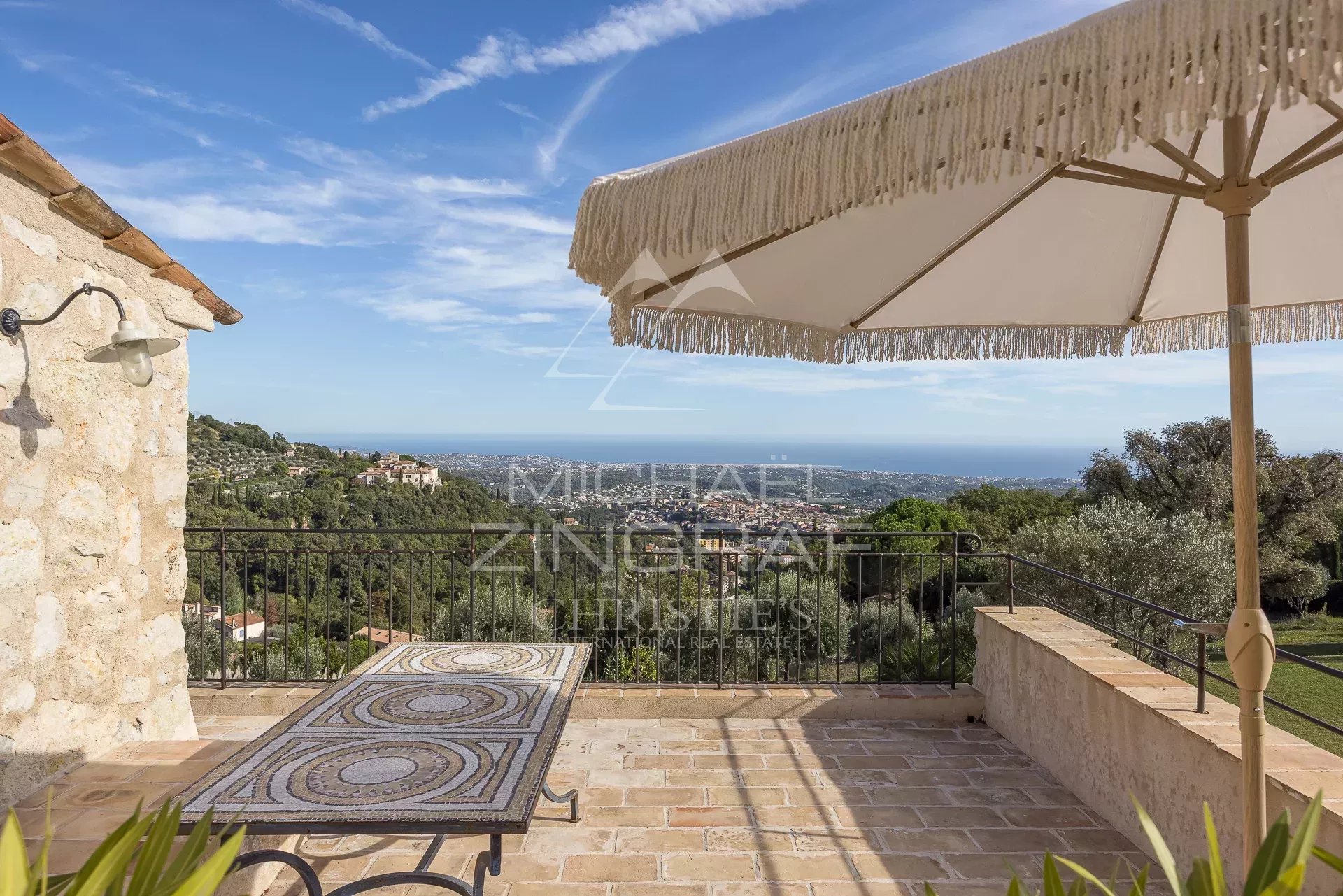 Proche Saint-Paul-de-Vence – Villa d’exception à Vence avec vue panoramique mer et collines – 5 chambres