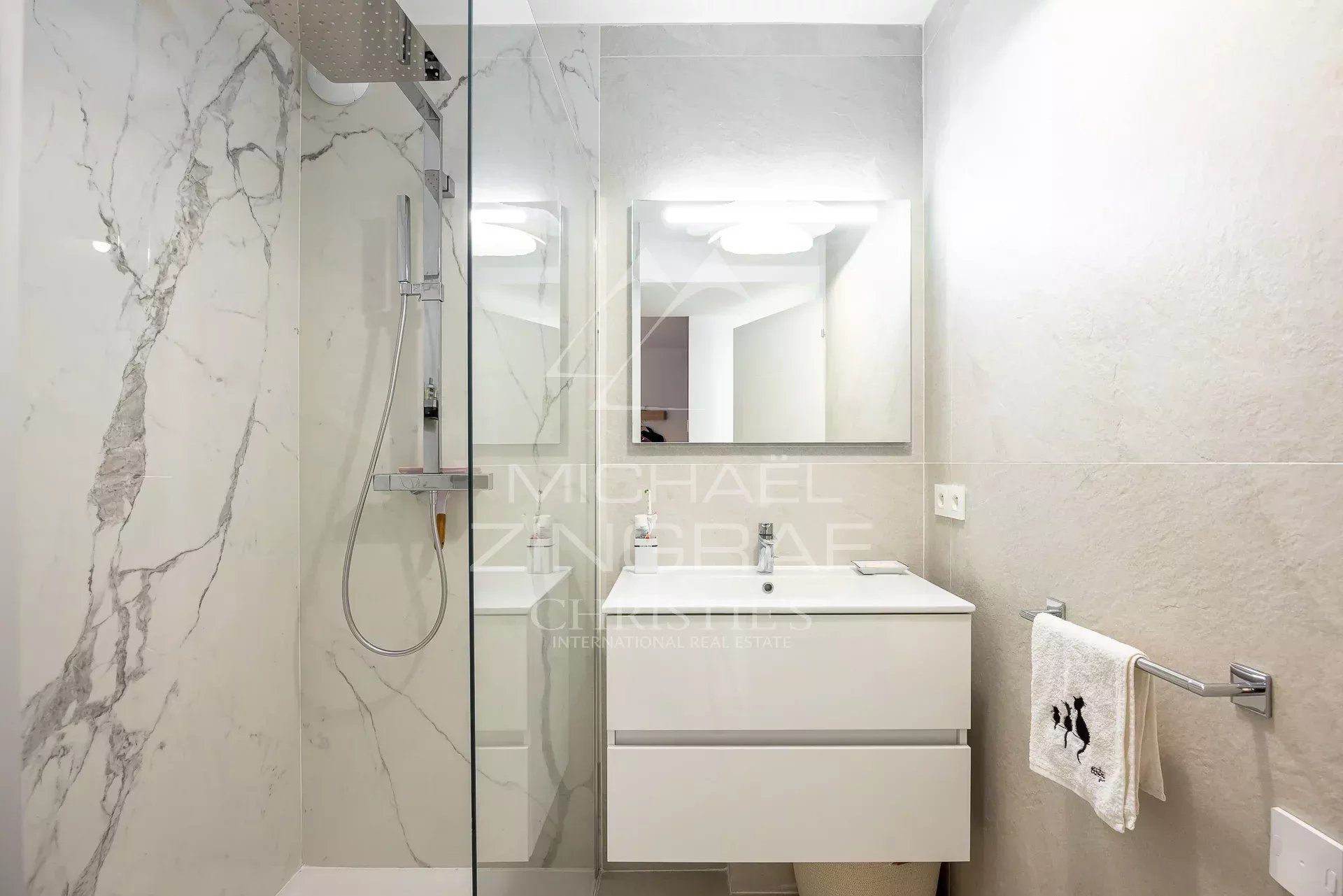 Wohnung – Außergewöhnliches Gartengeschoss – Luxusresidenz 2024/2025 – 80 m² – 250 m² Garten – Zwei Garagen