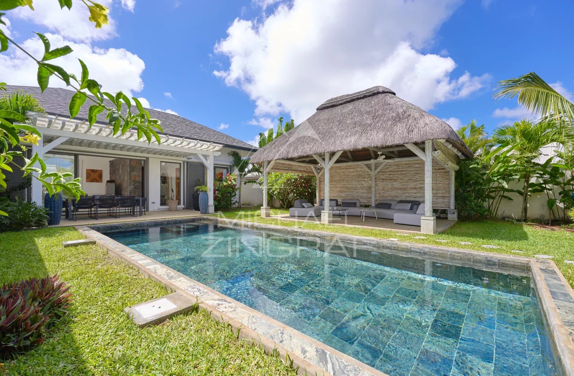 Villa de 4 chambres dans résidence sécurisée à Grand Baie