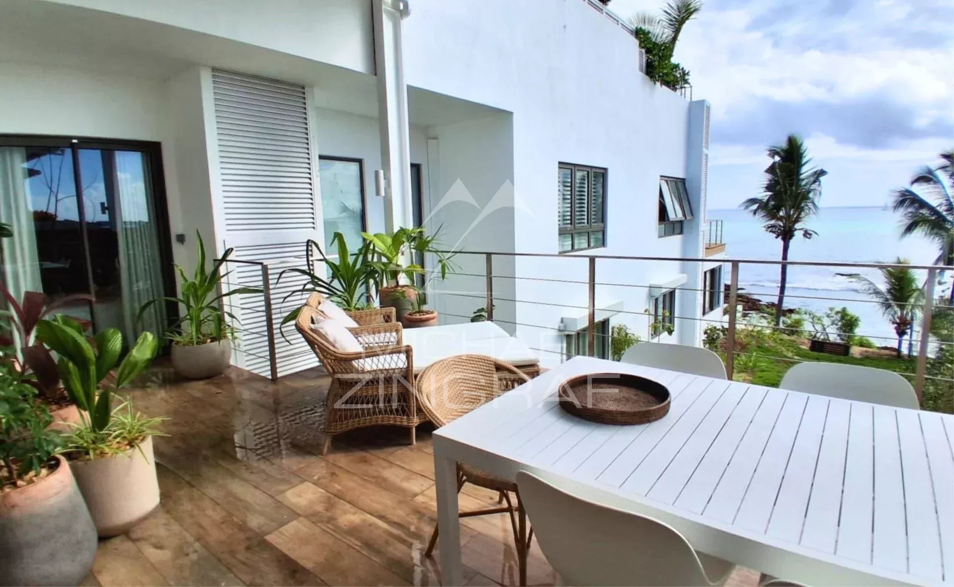 Pointe aux Canonniers – Appartement pieds dans l'eau