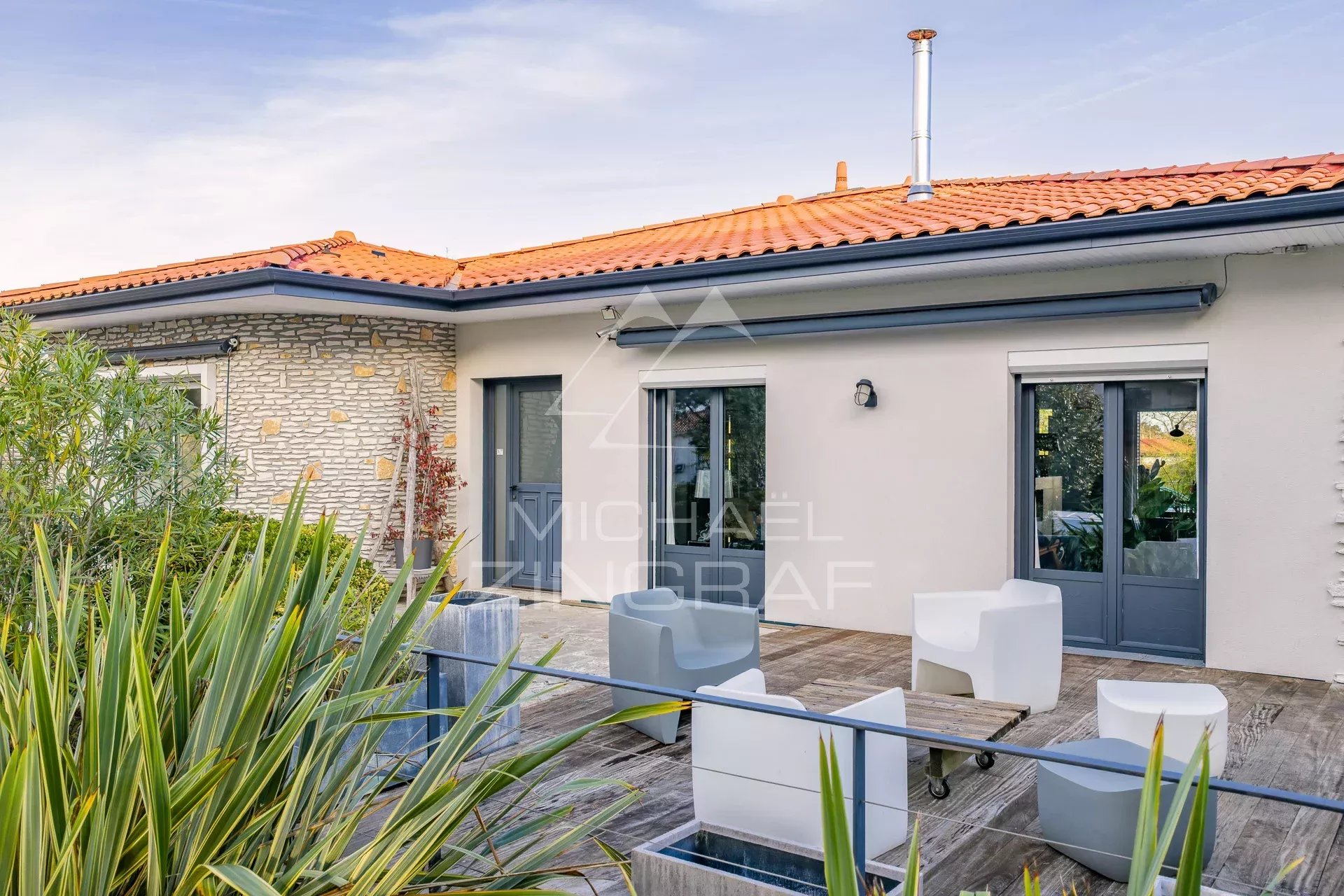 Maison contemporaine avec jardin et piscine au cœur de La Hume